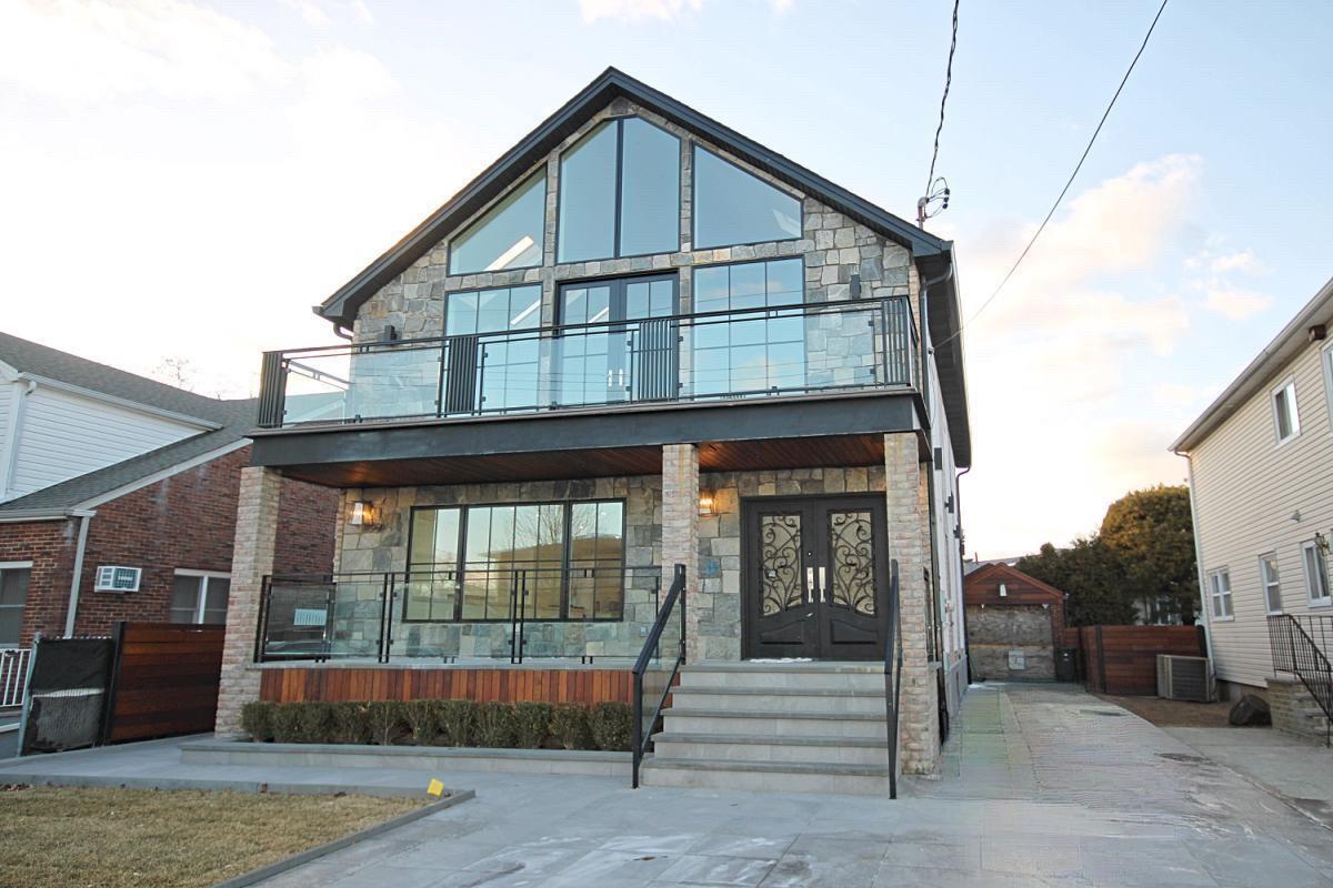 82 Piedmont Avenue, Staten Island, NY 10305