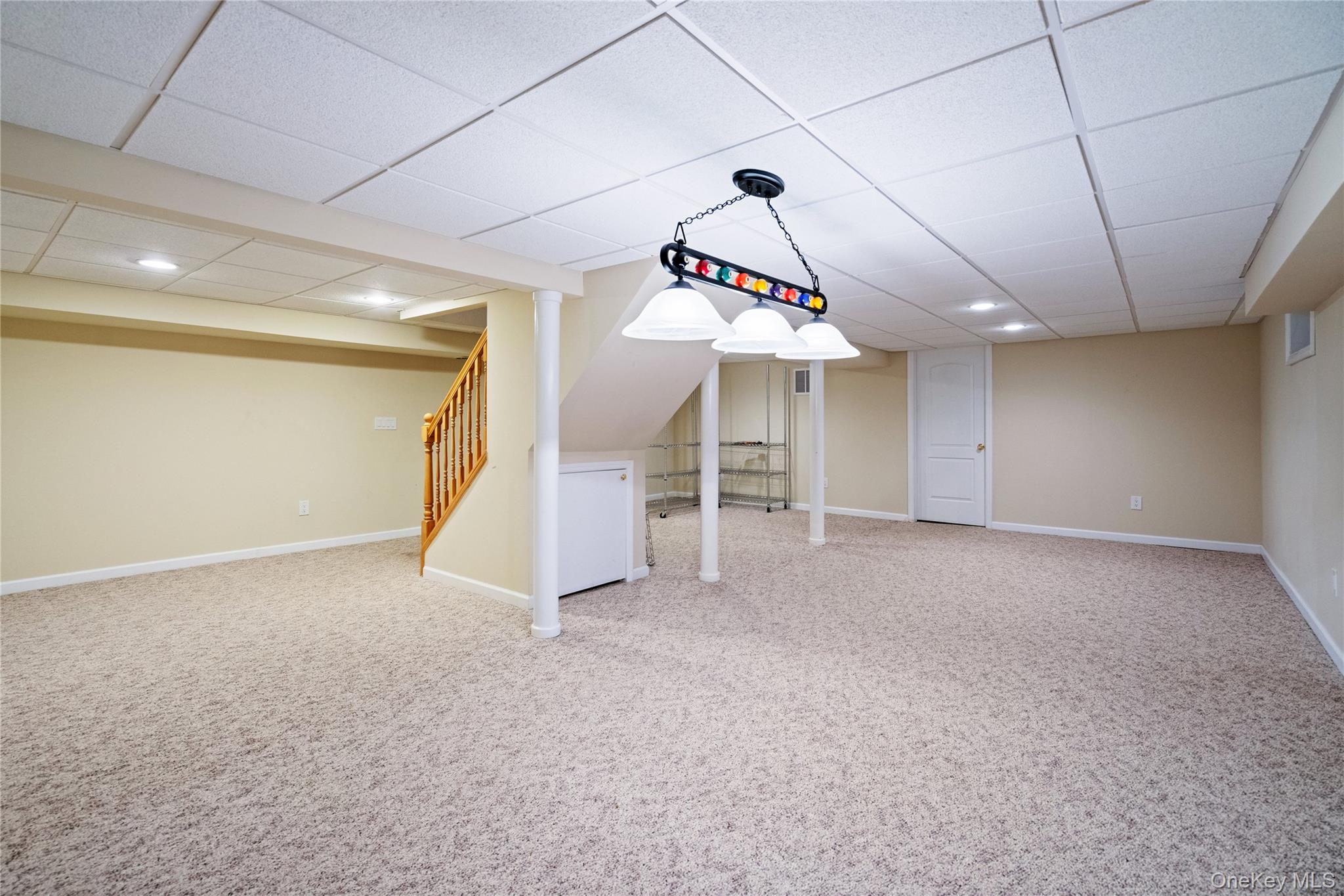 8 Beverly Court, Farmingville, NY 11738