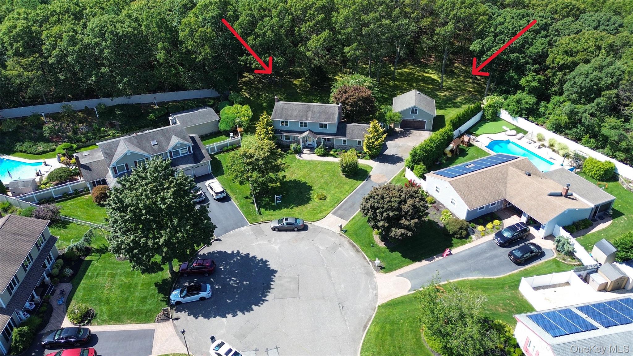 8 Beverly Court, Farmingville, NY 11738