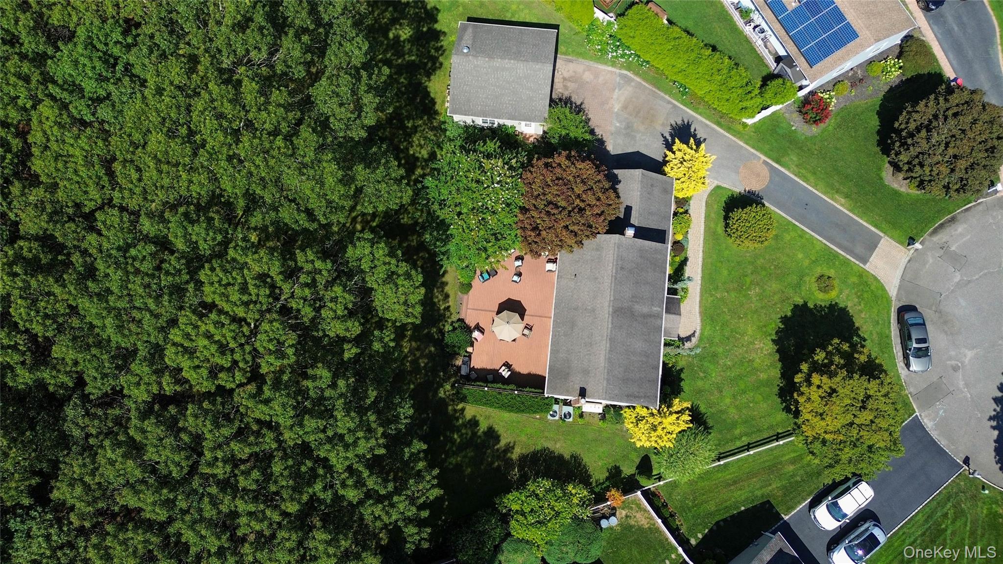 8 Beverly Court, Farmingville, NY 11738