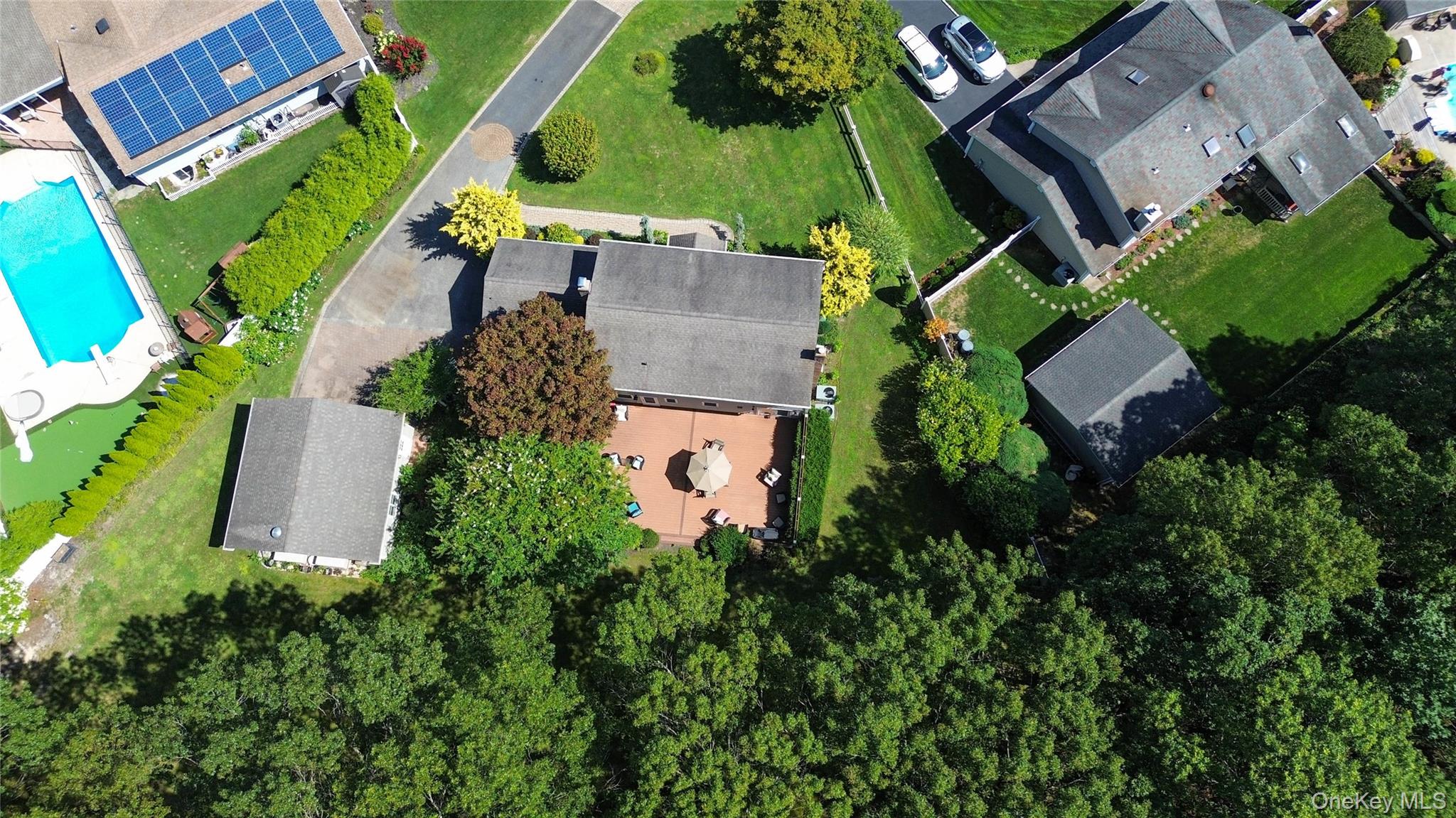 8 Beverly Court, Farmingville, NY 11738