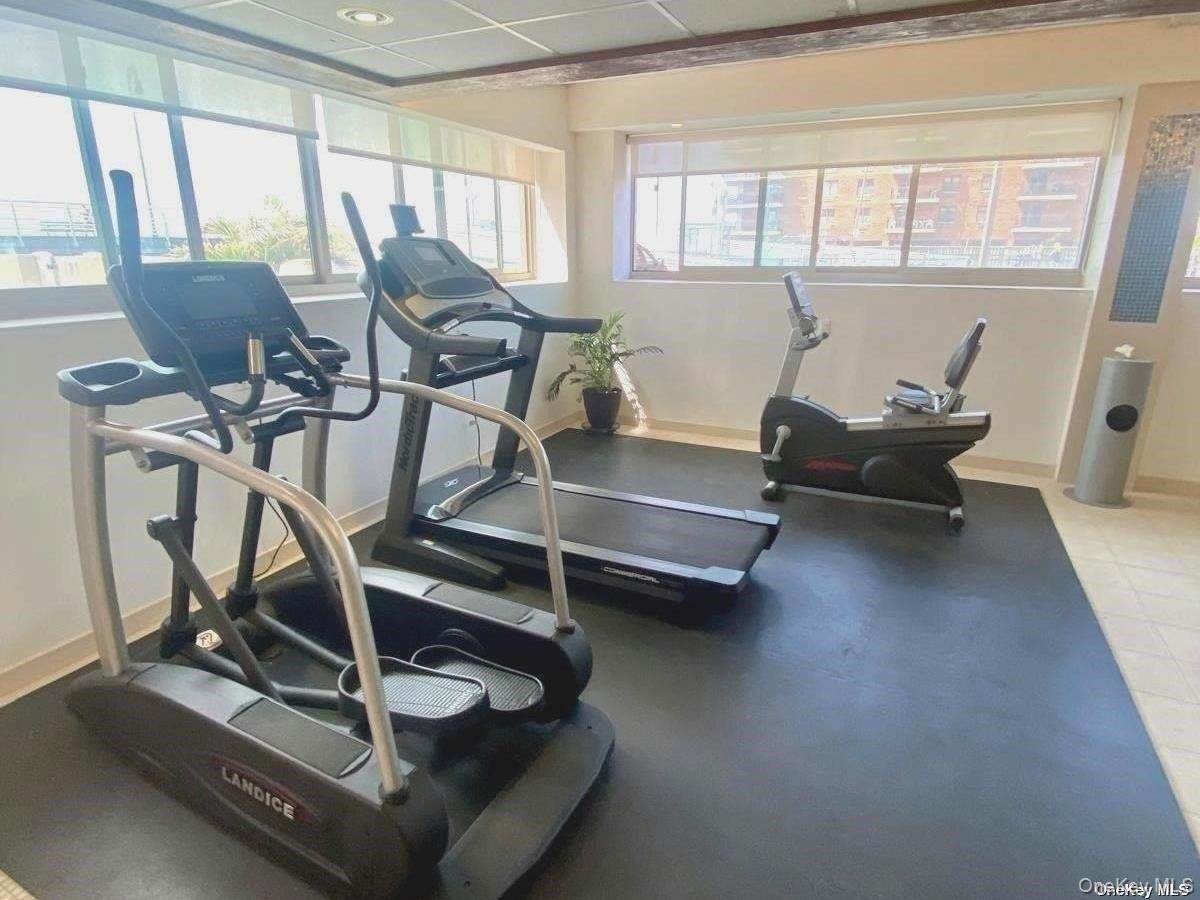 170 W Broadway # 4E, Long Beach, NY 11561