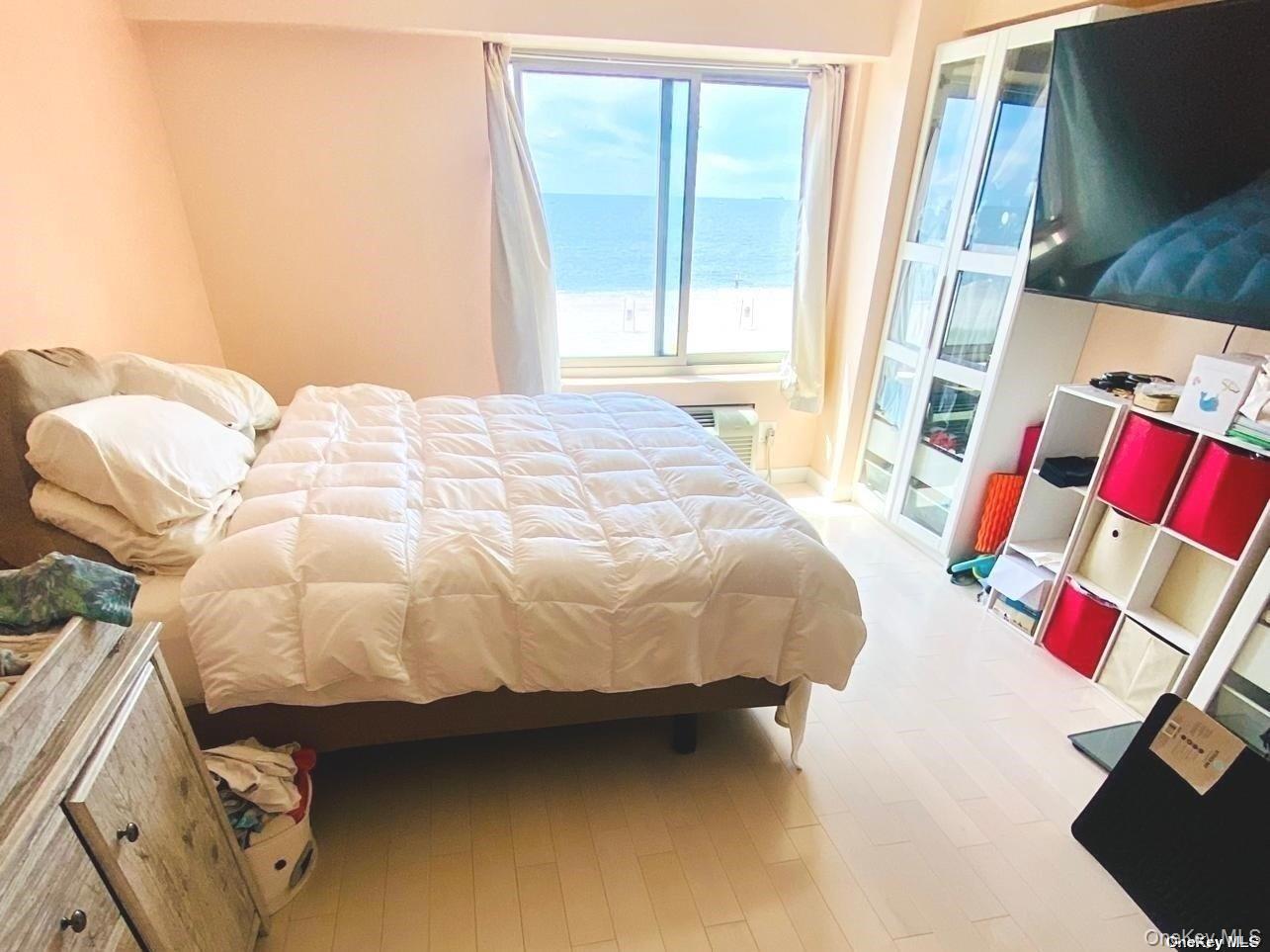 170 W Broadway # 4E, Long Beach, NY 11561