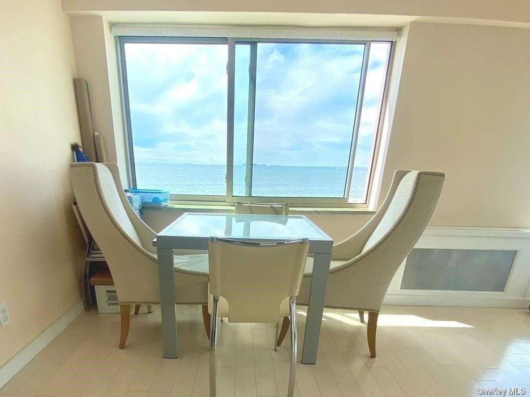 170 W Broadway # 4E, Long Beach, NY 11561