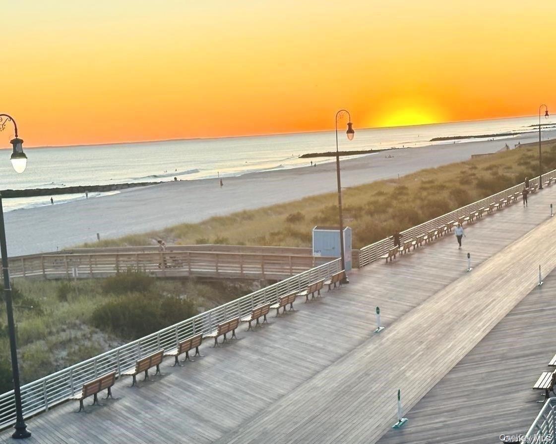 170 W Broadway # 4E, Long Beach, NY 11561