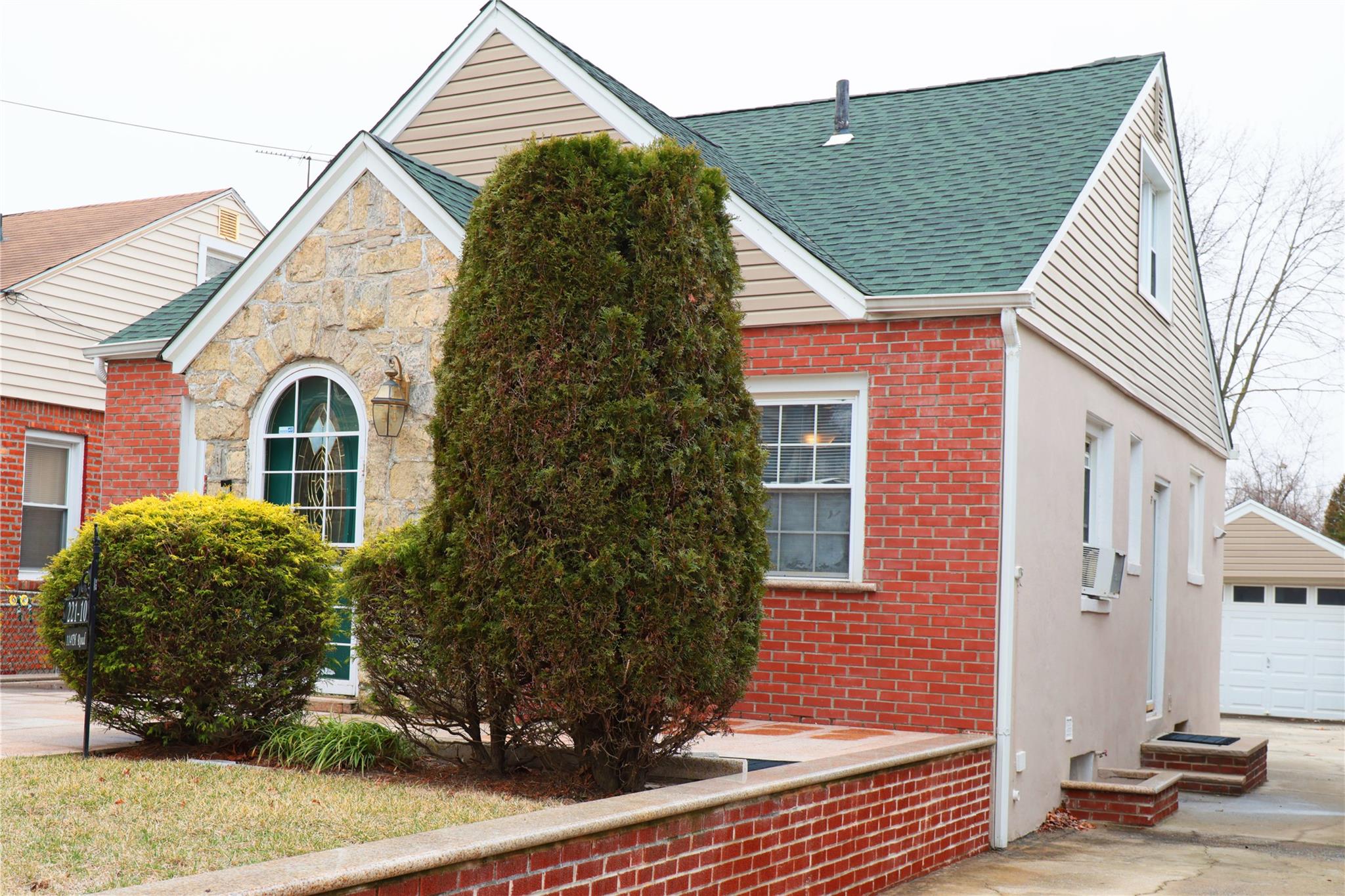221-10 114th Road, Cambria Heights, NY 11411