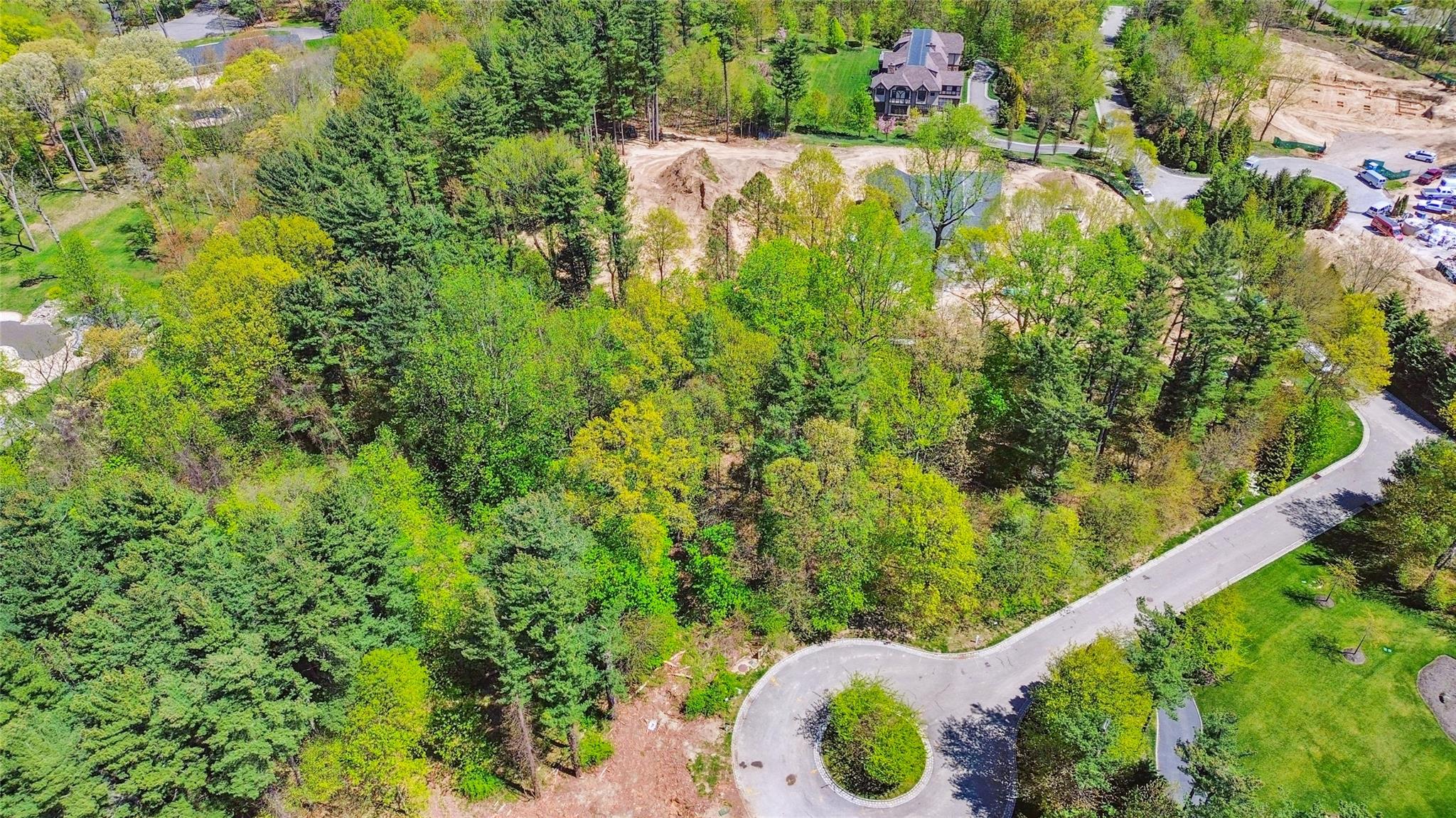 10 Bromley Court, Muttontown, NY 11791