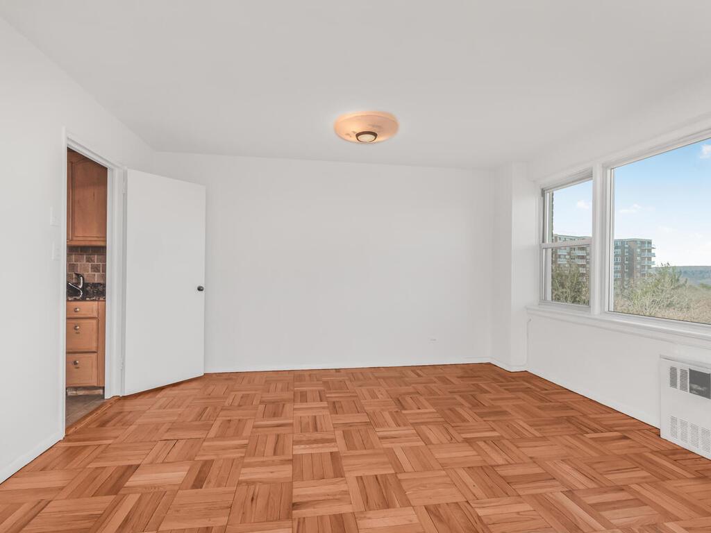 4555 Henry Hudson Parkway # 902, Bronx, NY 10471