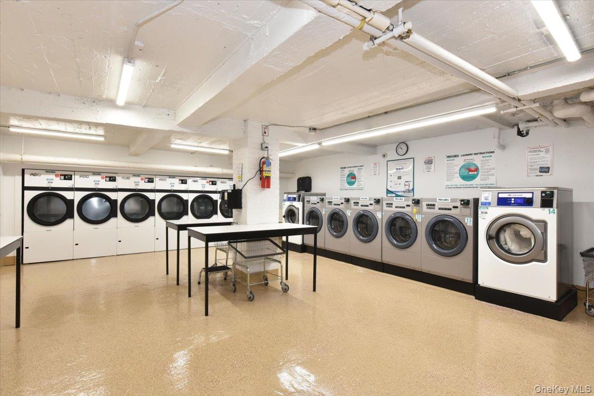 4 Maple Drive # 6-0, Great Neck, NY 11021