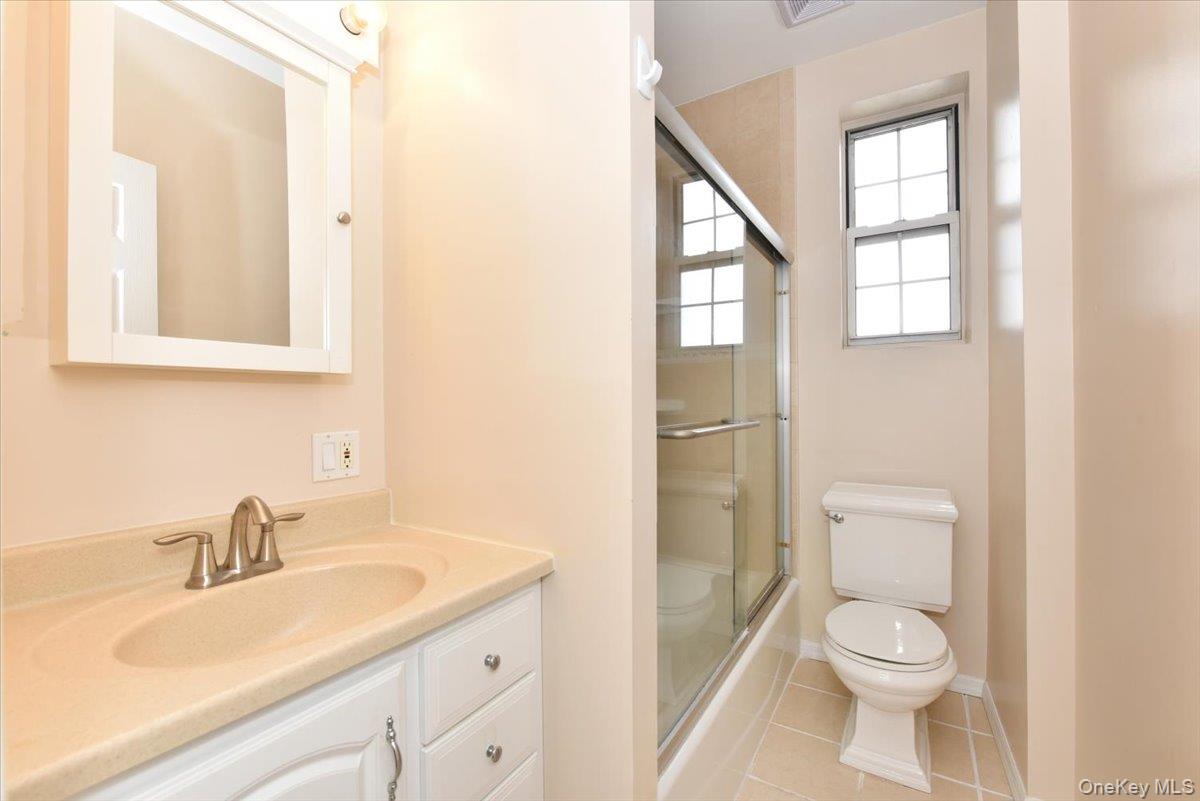 4 Maple Drive # 6-0, Great Neck, NY 11021