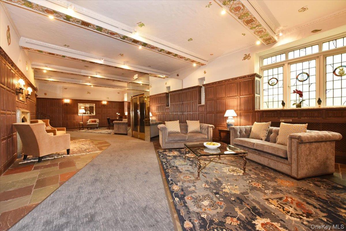 4 Maple Drive # 6-0, Great Neck, NY 11021