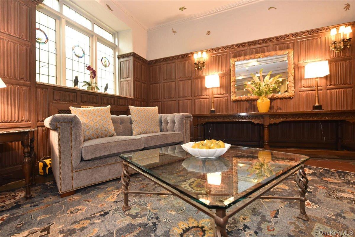 4 Maple Drive # 6-0, Great Neck, NY 11021