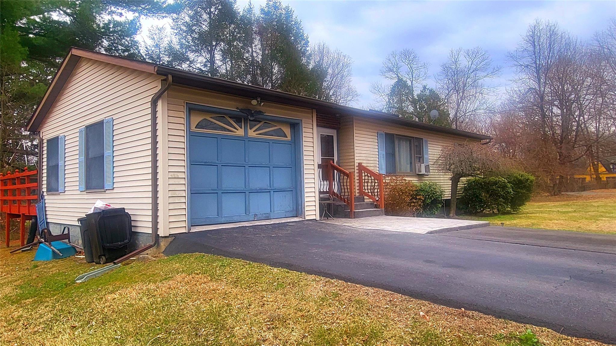 9 Louise Drive, New Windsor, NY 12553