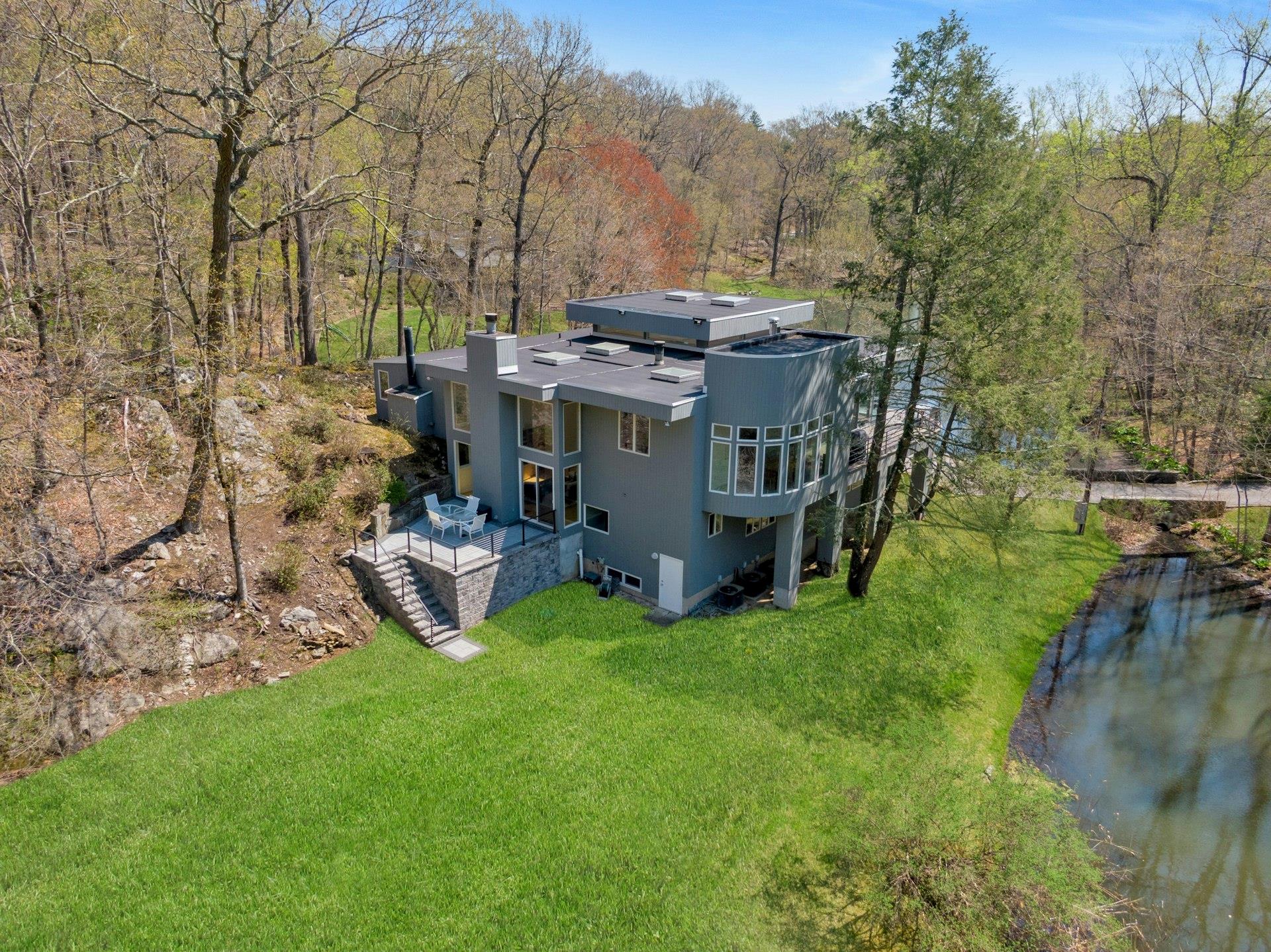14 Laurel Lane, Chappaqua, NY 10514