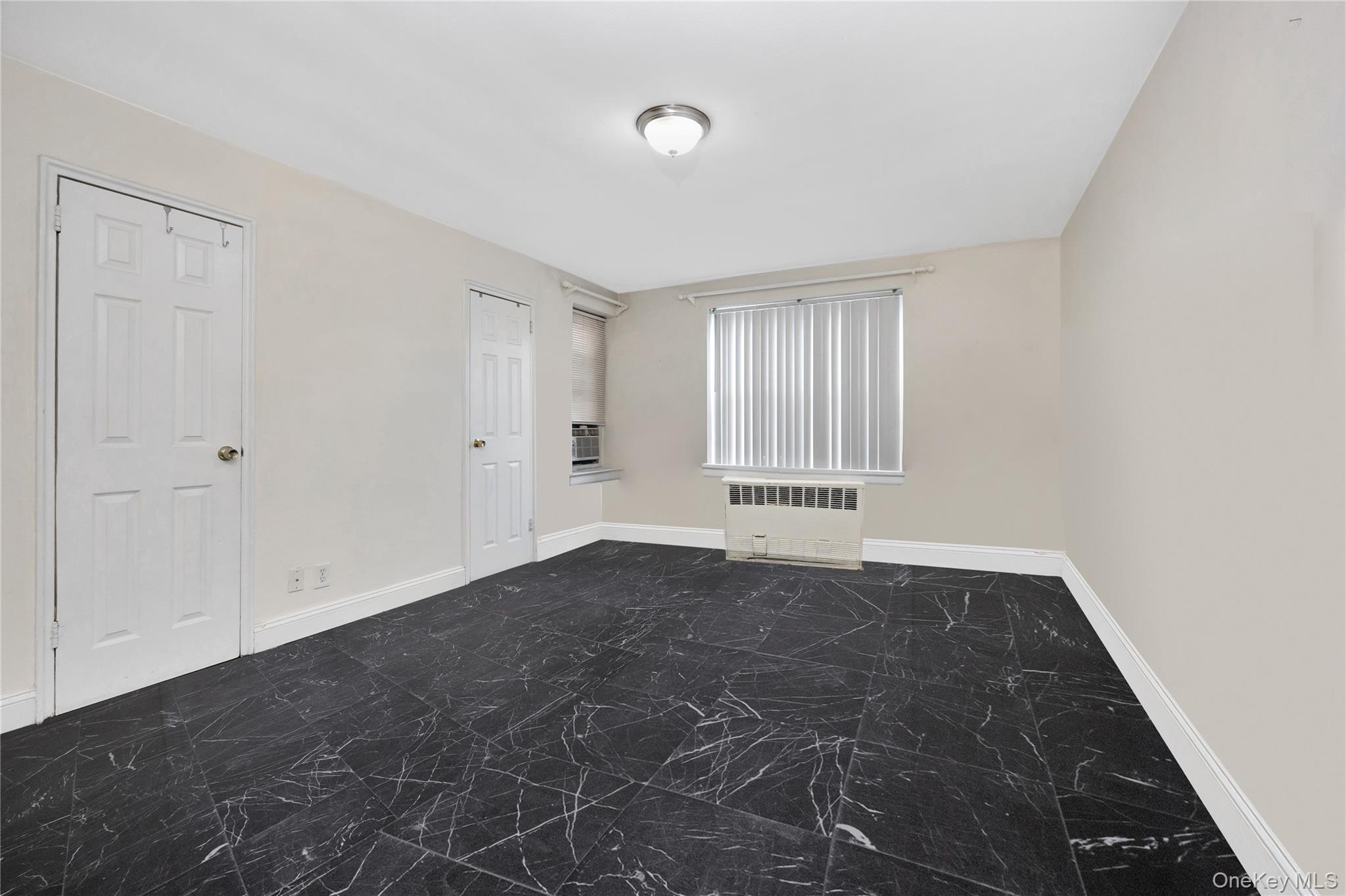 250 W Merrick Road # 1F, Freeport, NY 11520