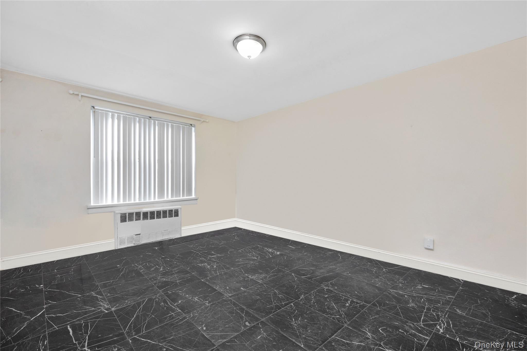 250 W Merrick Road # 1F, Freeport, NY 11520