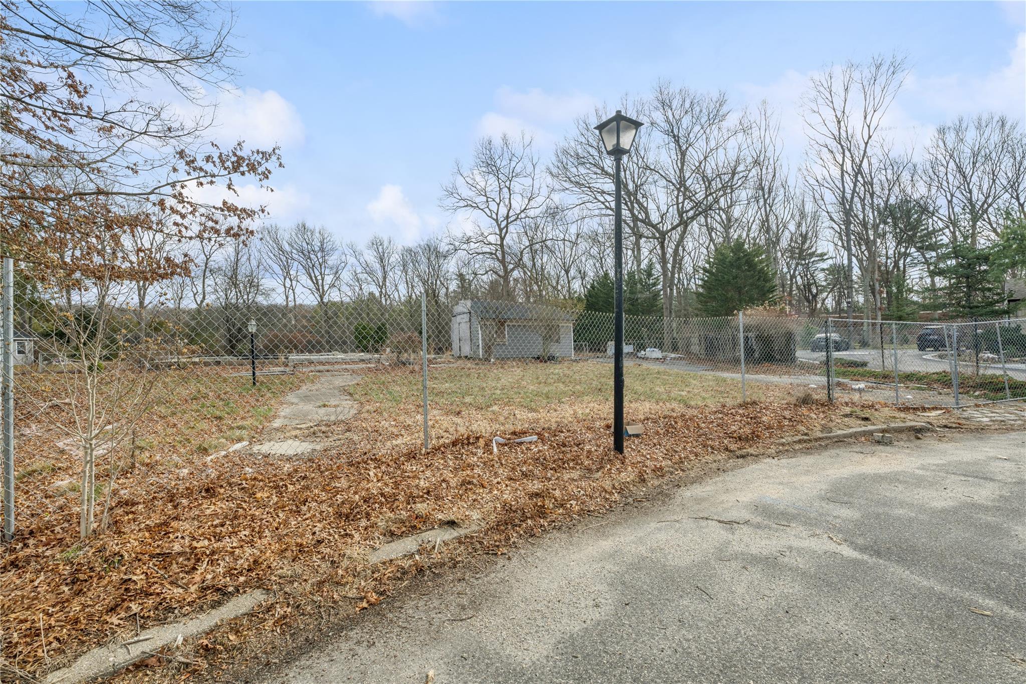 9 Jeanine Court, Dix Hills, NY 11746