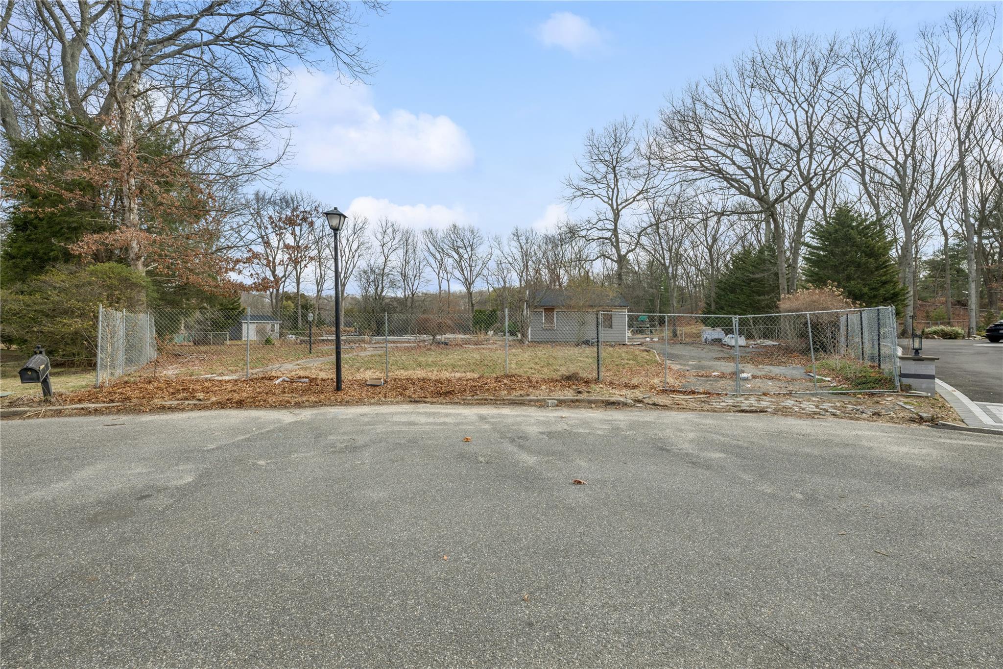 9 Jeanine Court, Dix Hills, NY 11746