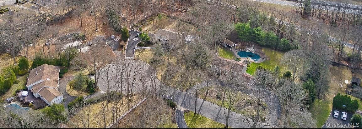 9 Jeanine Court, Dix Hills, NY 11746