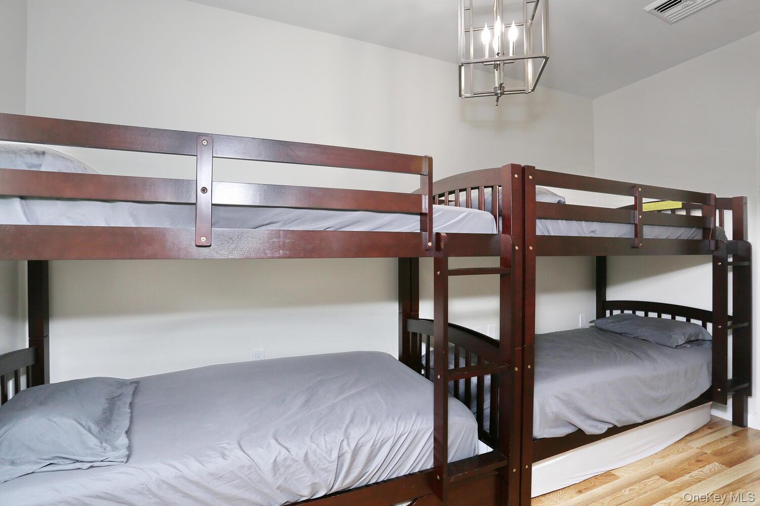 17 Harvard Square, Woodridge, NY 12789