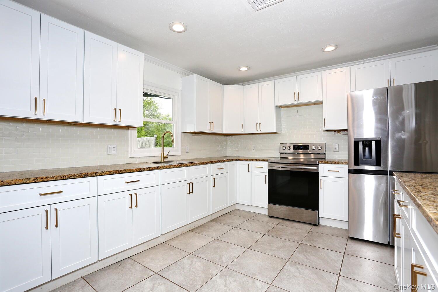 17 Harvard Square, Woodridge, NY 12789