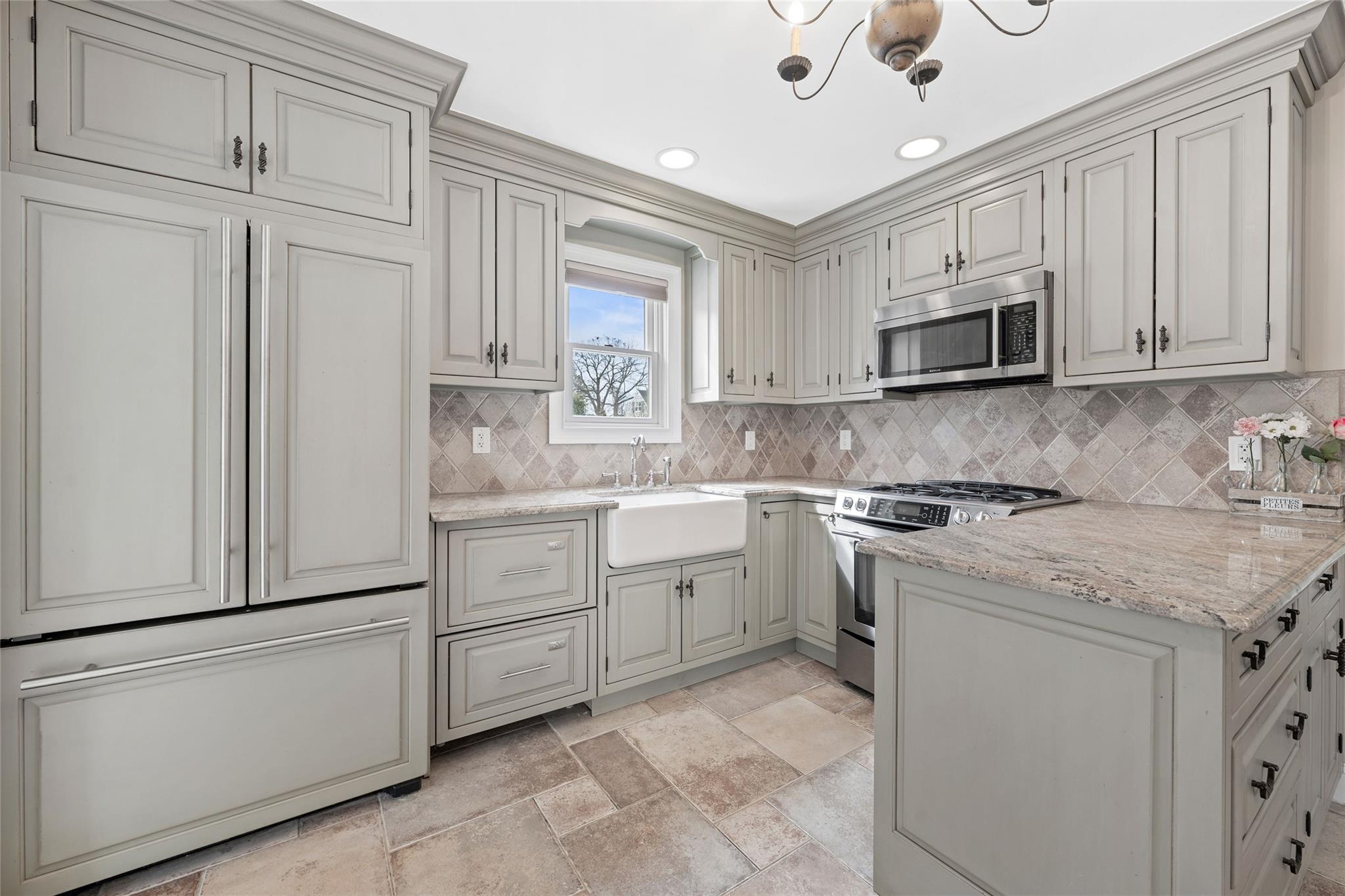 316 George Street, West Islip, NY 11795