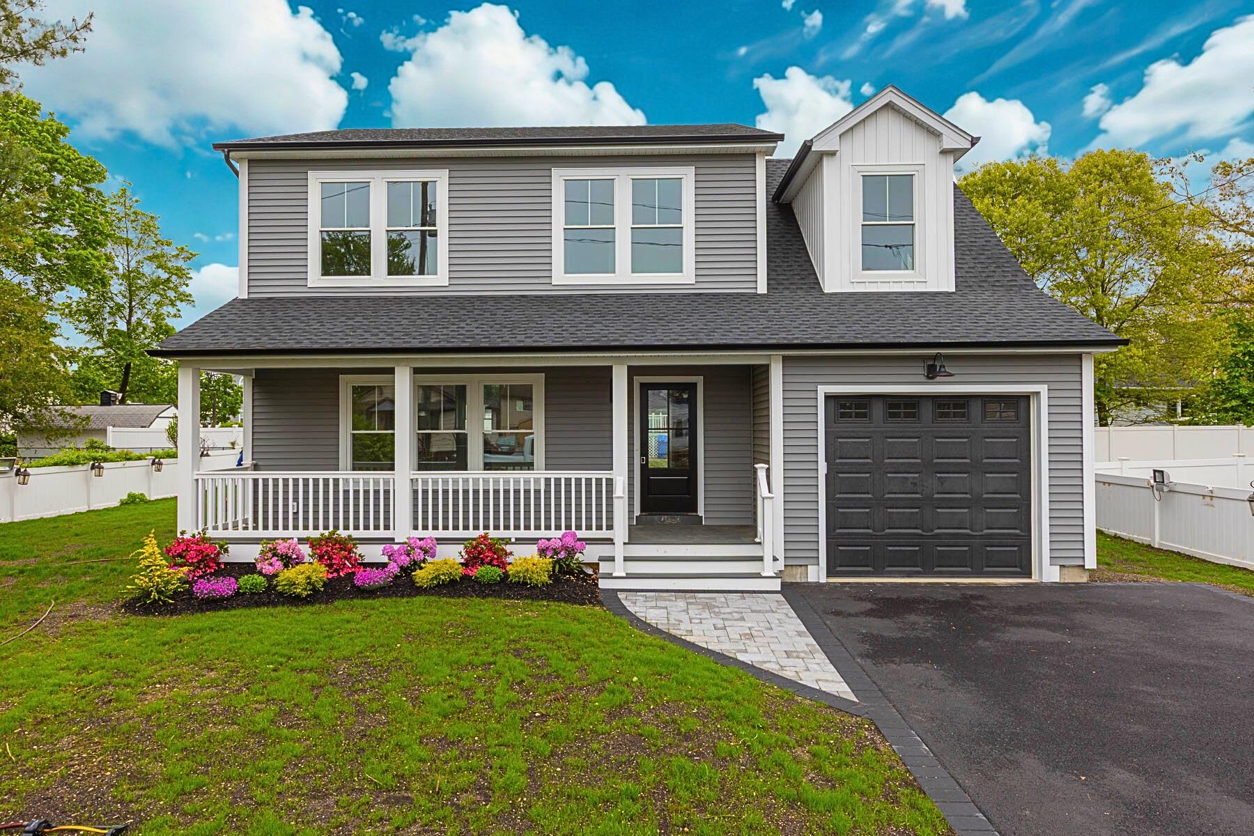 29 Ireland Place, West Babylon, NY 11704