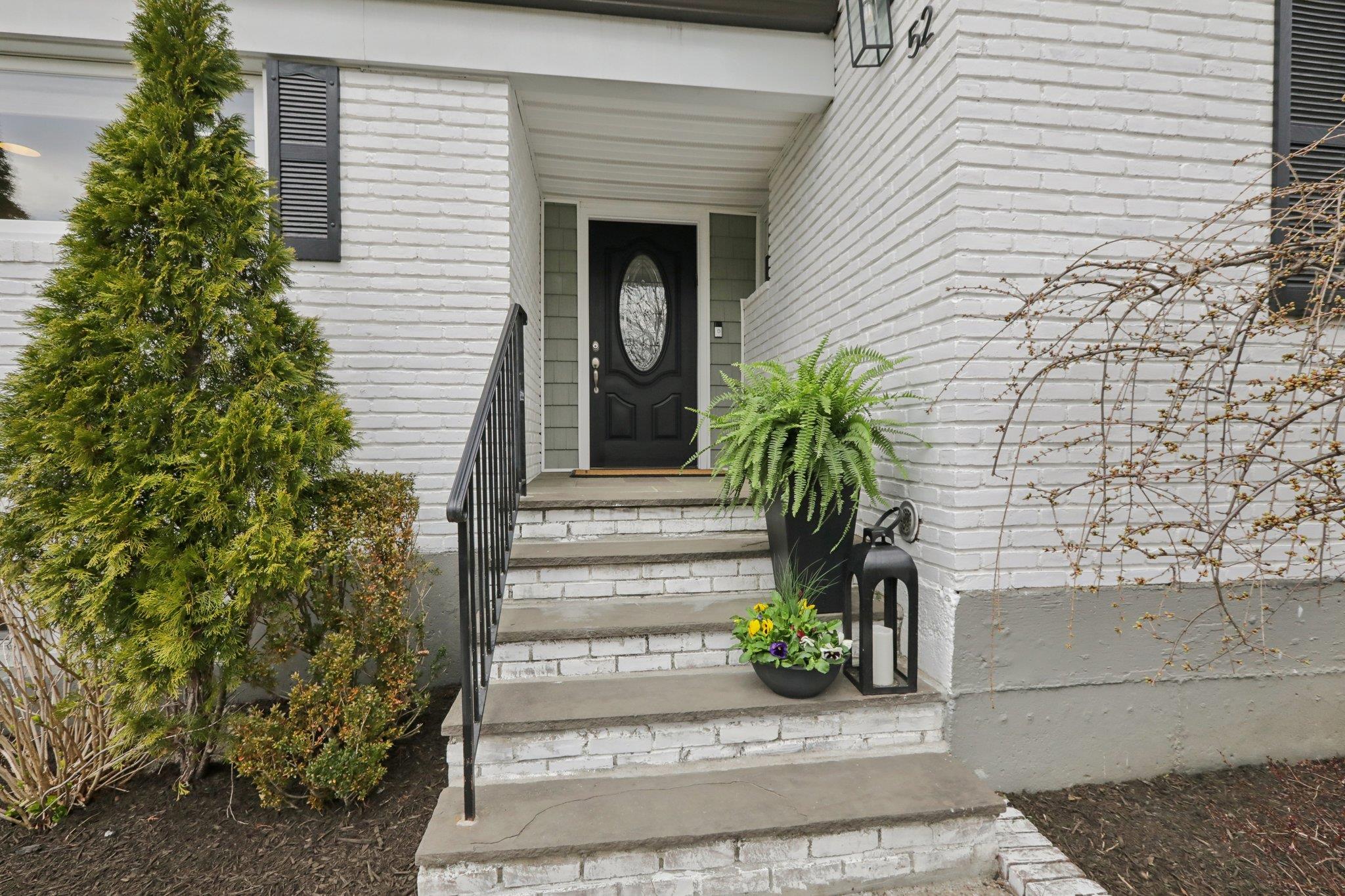52 Stony Run, New Rochelle, NY 10804