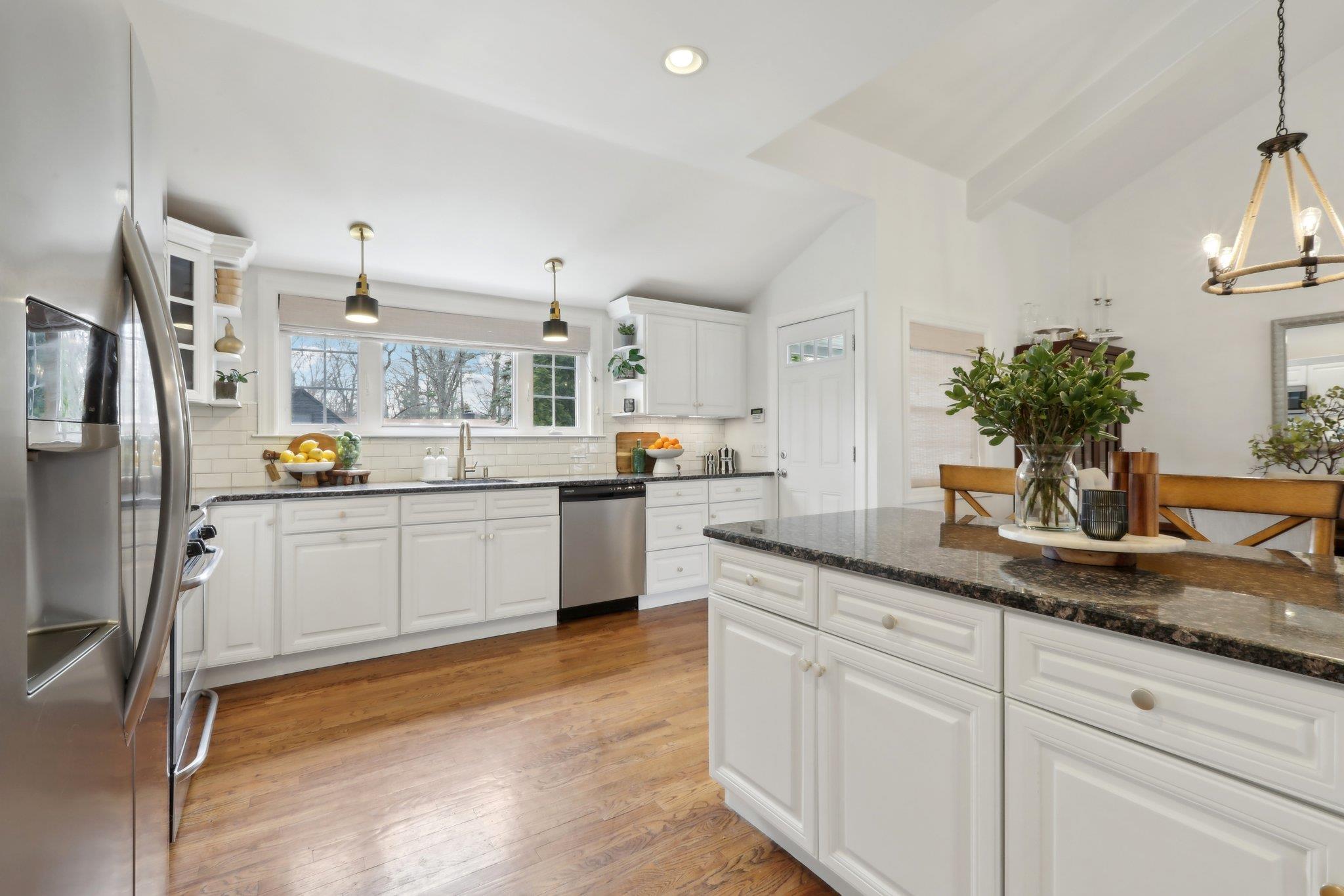 52 Stony Run, New Rochelle, NY 10804