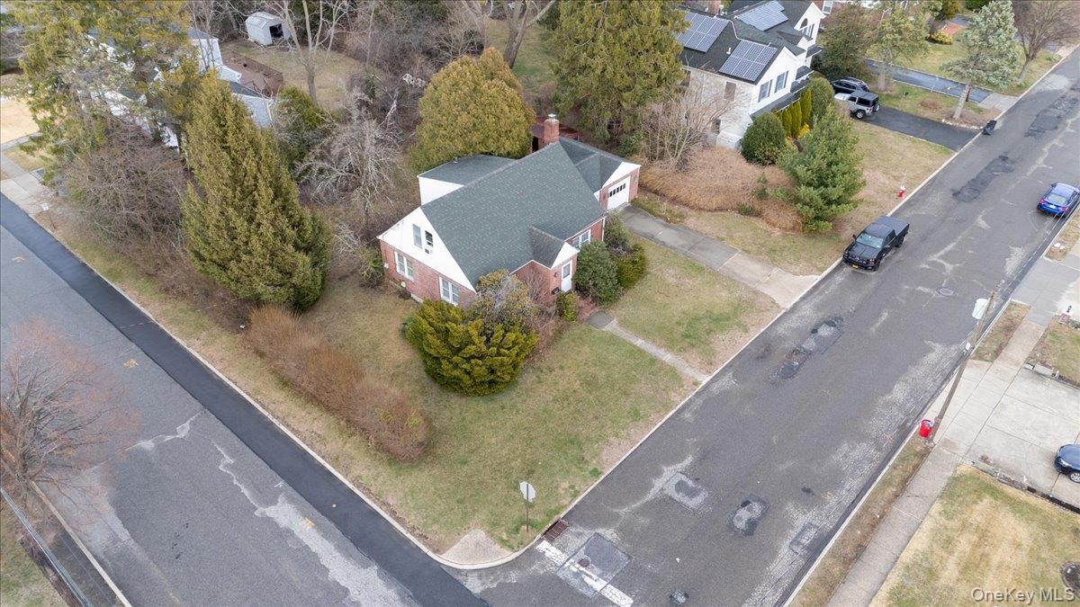 74 Floral Avenue, Bethpage, NY 11714