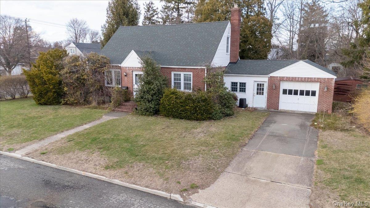 74 Floral Avenue, Bethpage, NY 11714