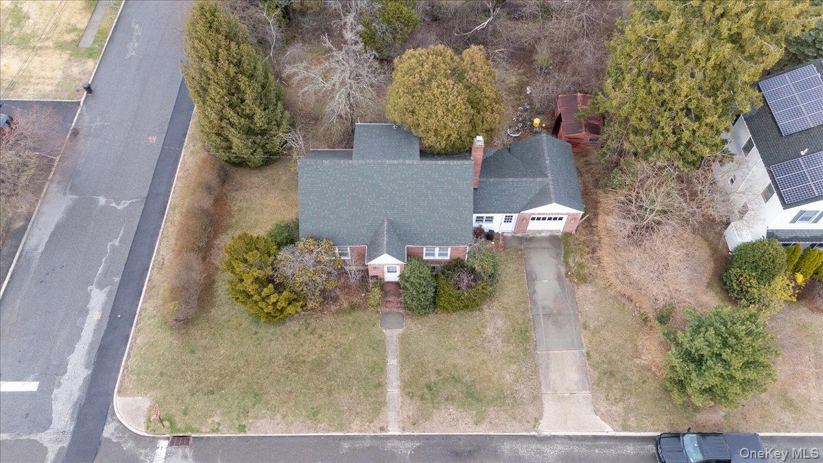 74 Floral Avenue, Bethpage, NY 11714