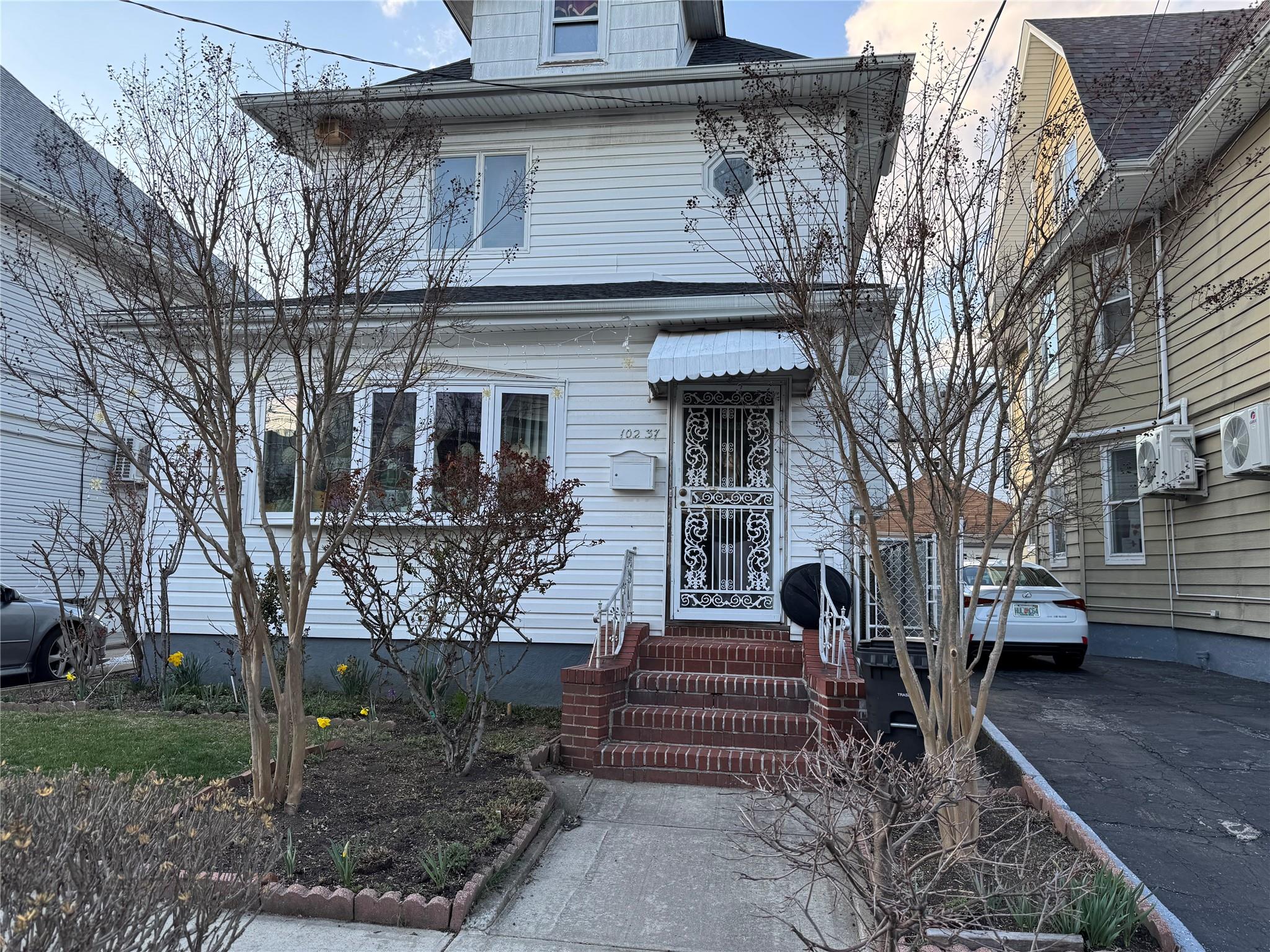 10237 90th Avenue, Richmond Hill, NY 11418