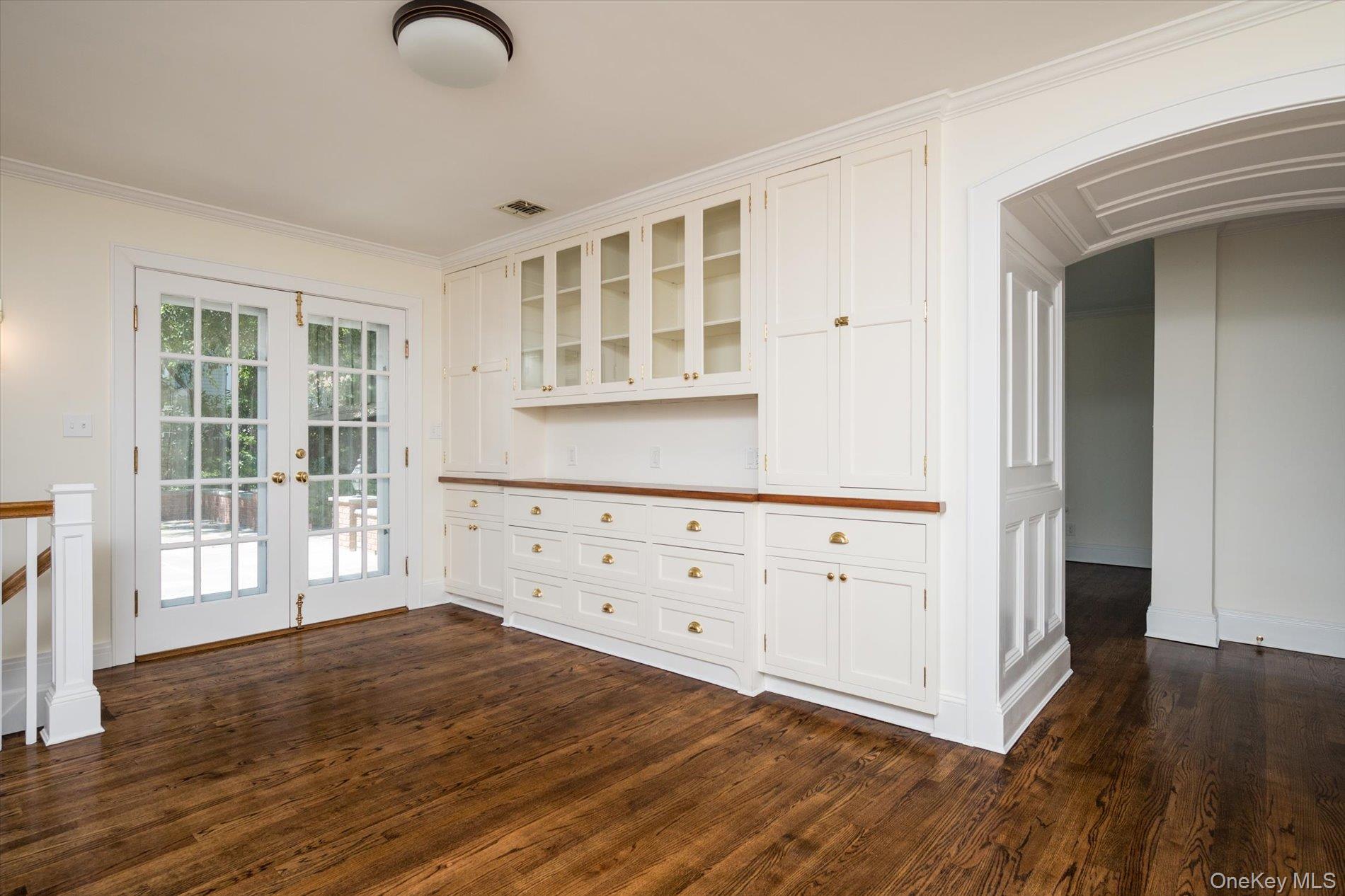 67 3rd Street, Garden City, NY 11530