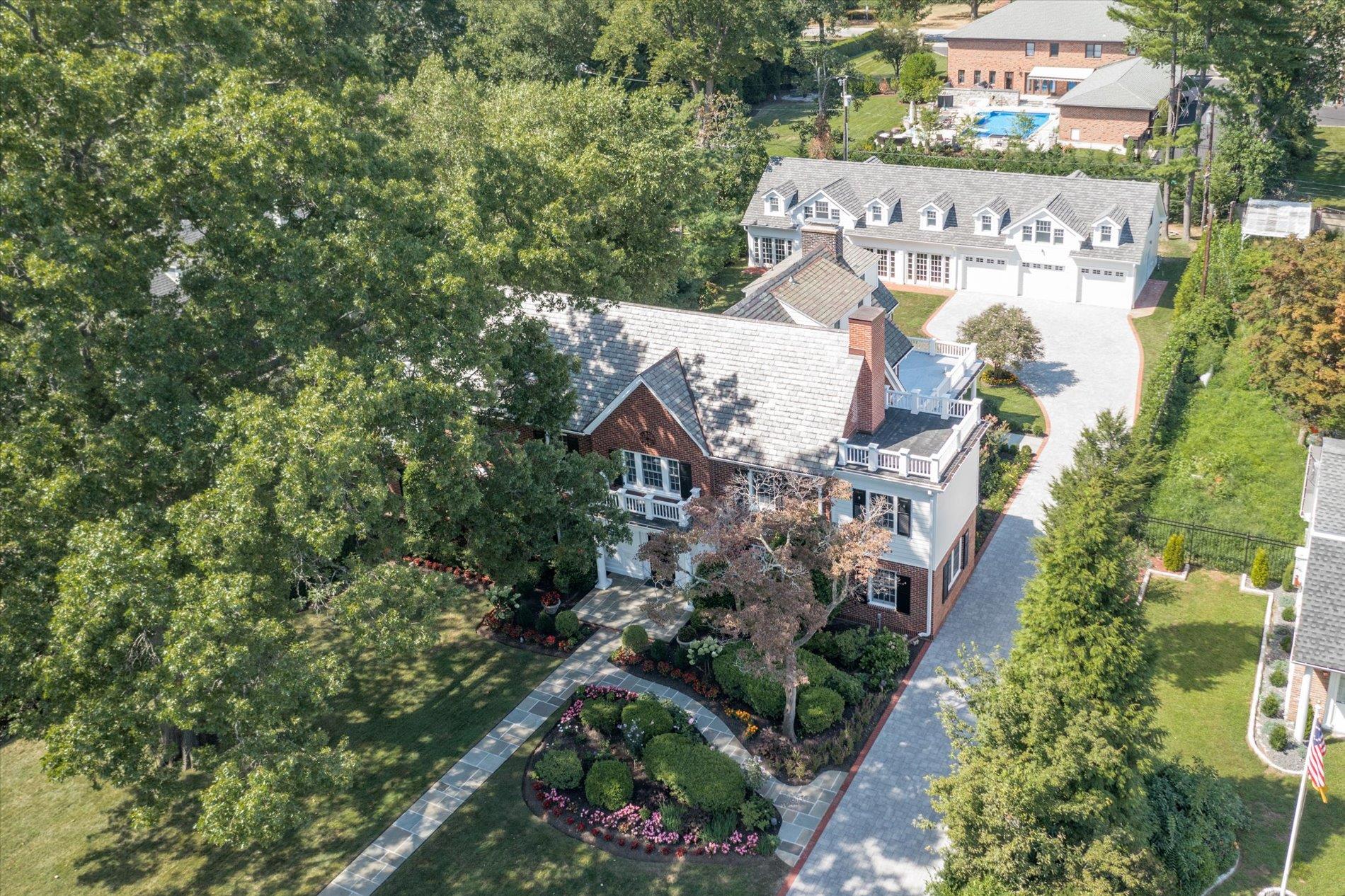 67 3rd Street, Garden City, NY 11530