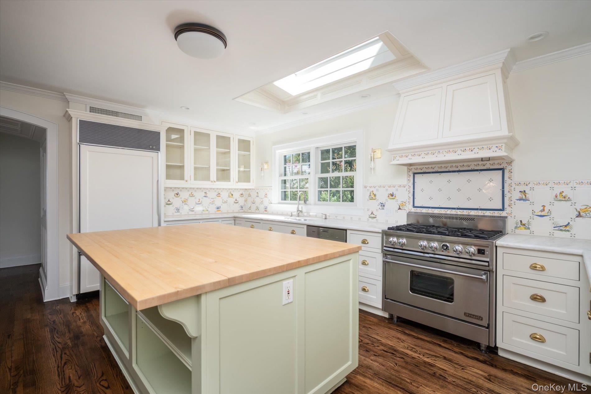 67 3rd Street, Garden City, NY 11530