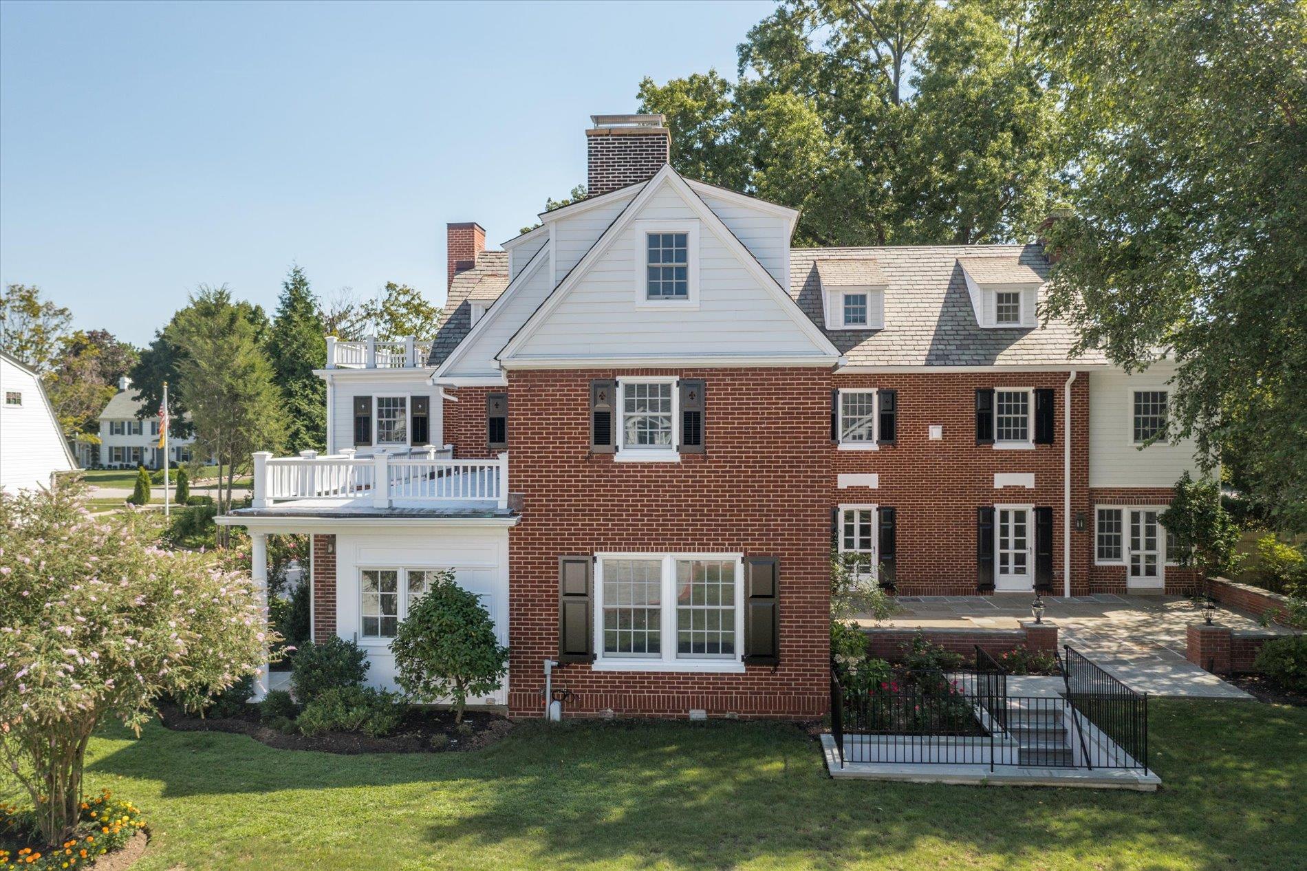 67 3rd Street, Garden City, NY 11530