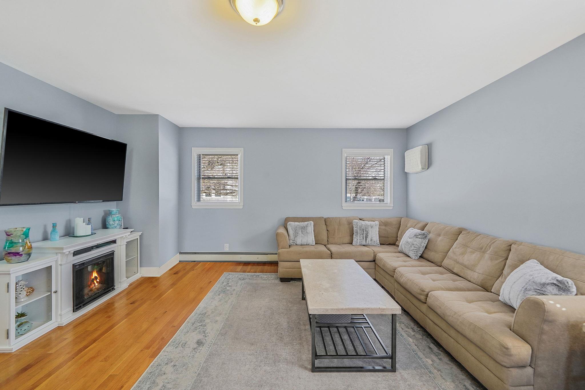 373 Nevada Street, Lindenhurst, NY 11757