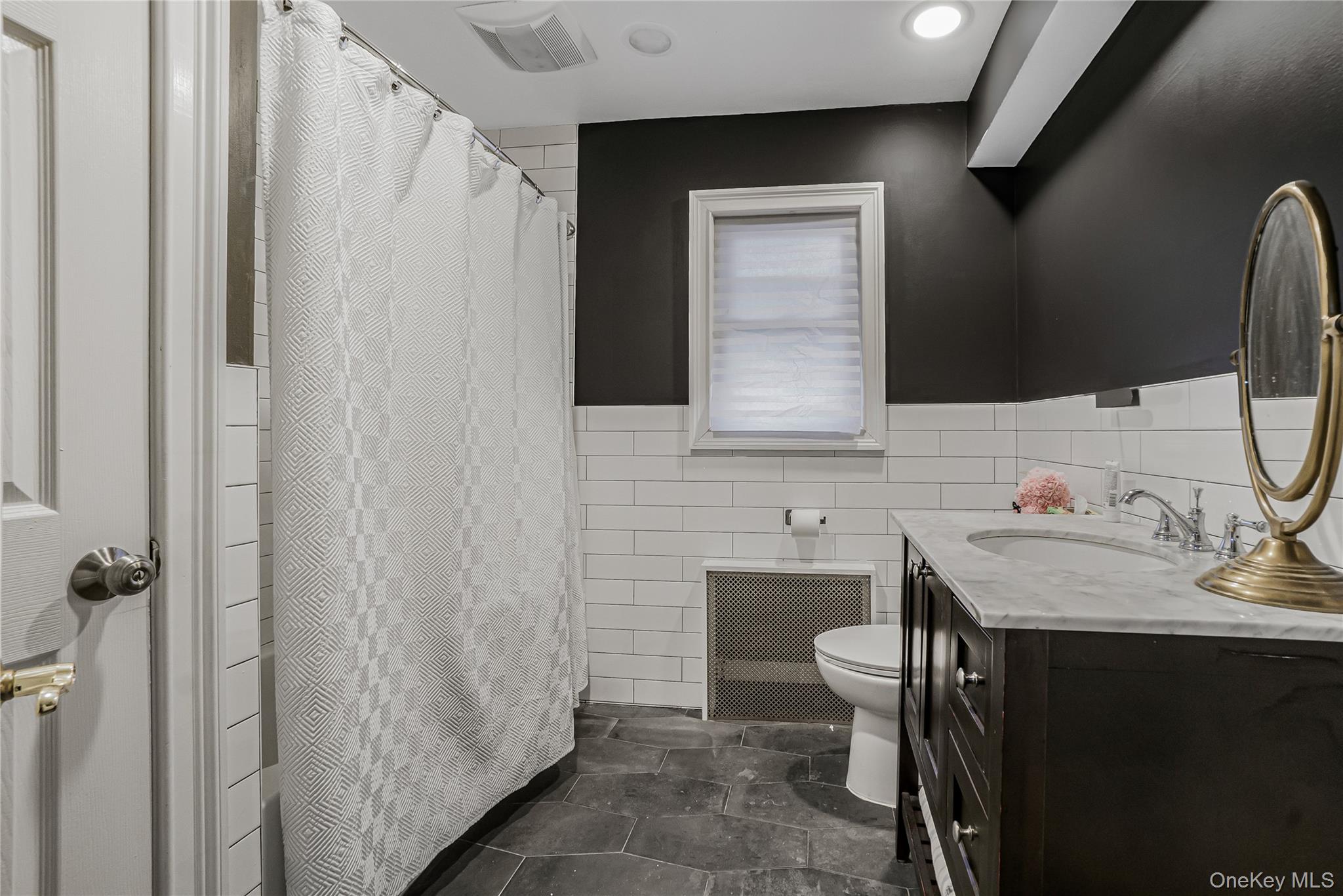 104 Radcliff Drive, East Norwich, NY 11732