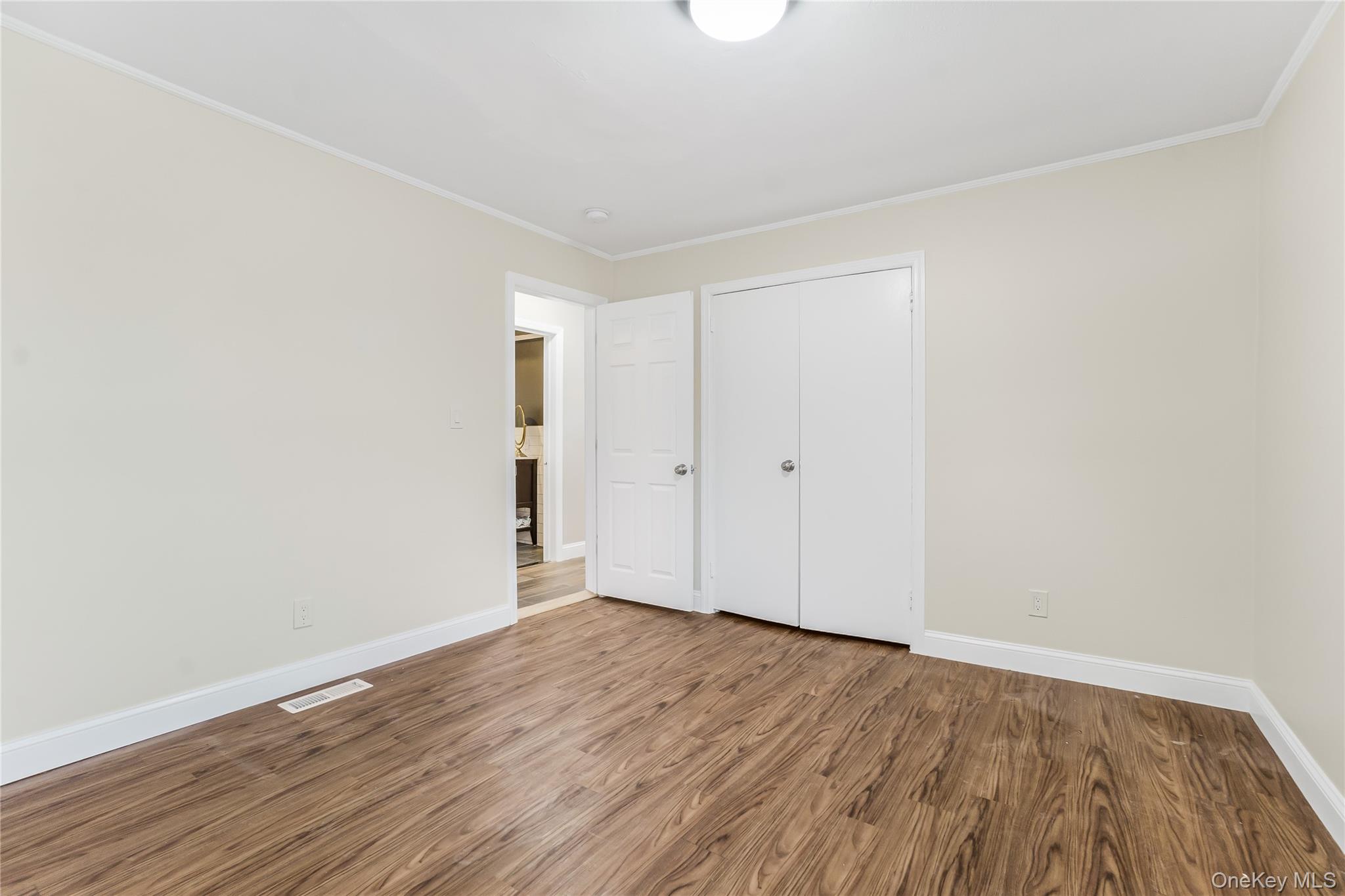 104 Radcliff Drive, East Norwich, NY 11732