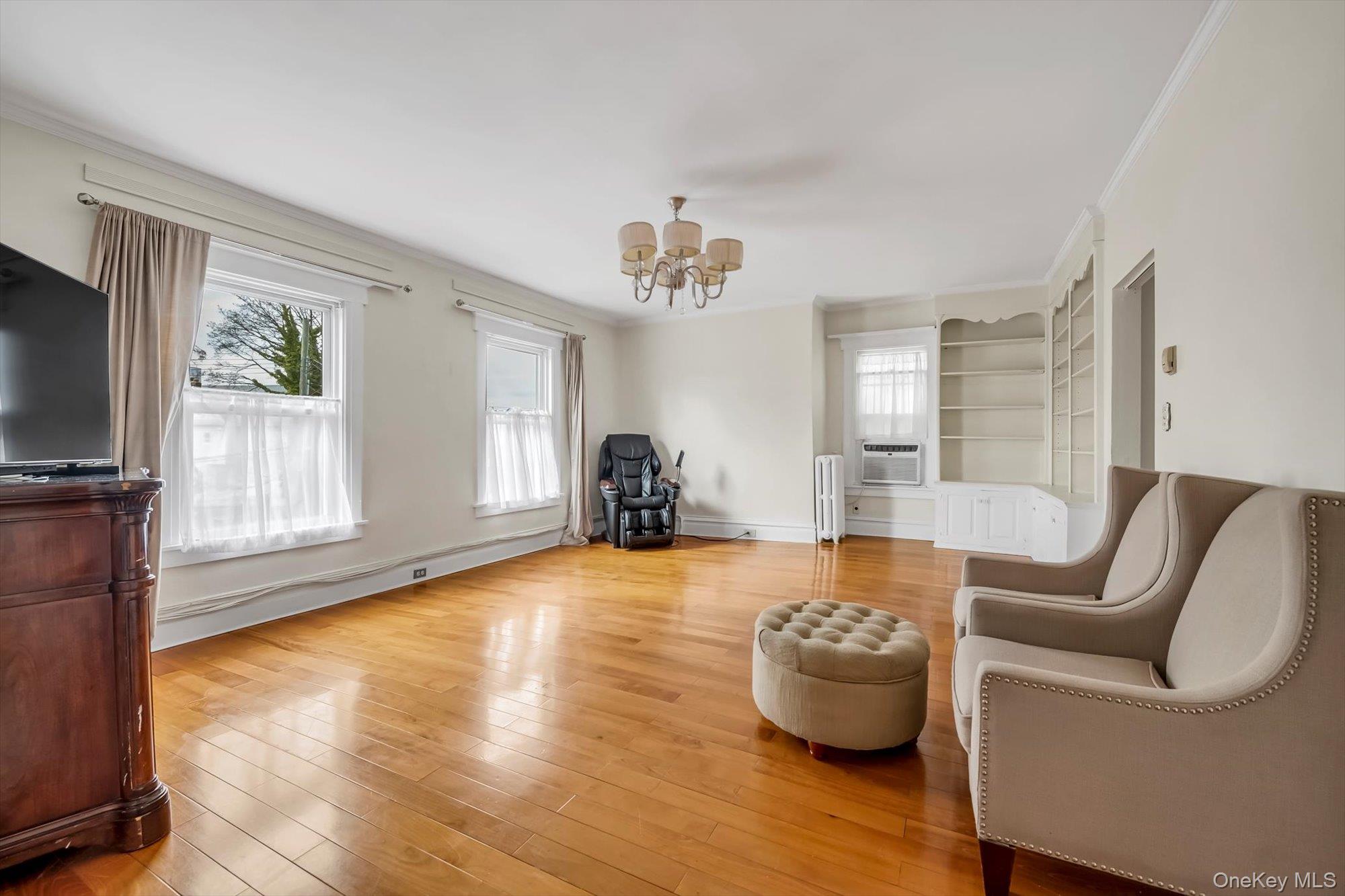 39-25 Murray Street, Flushing, NY 11354