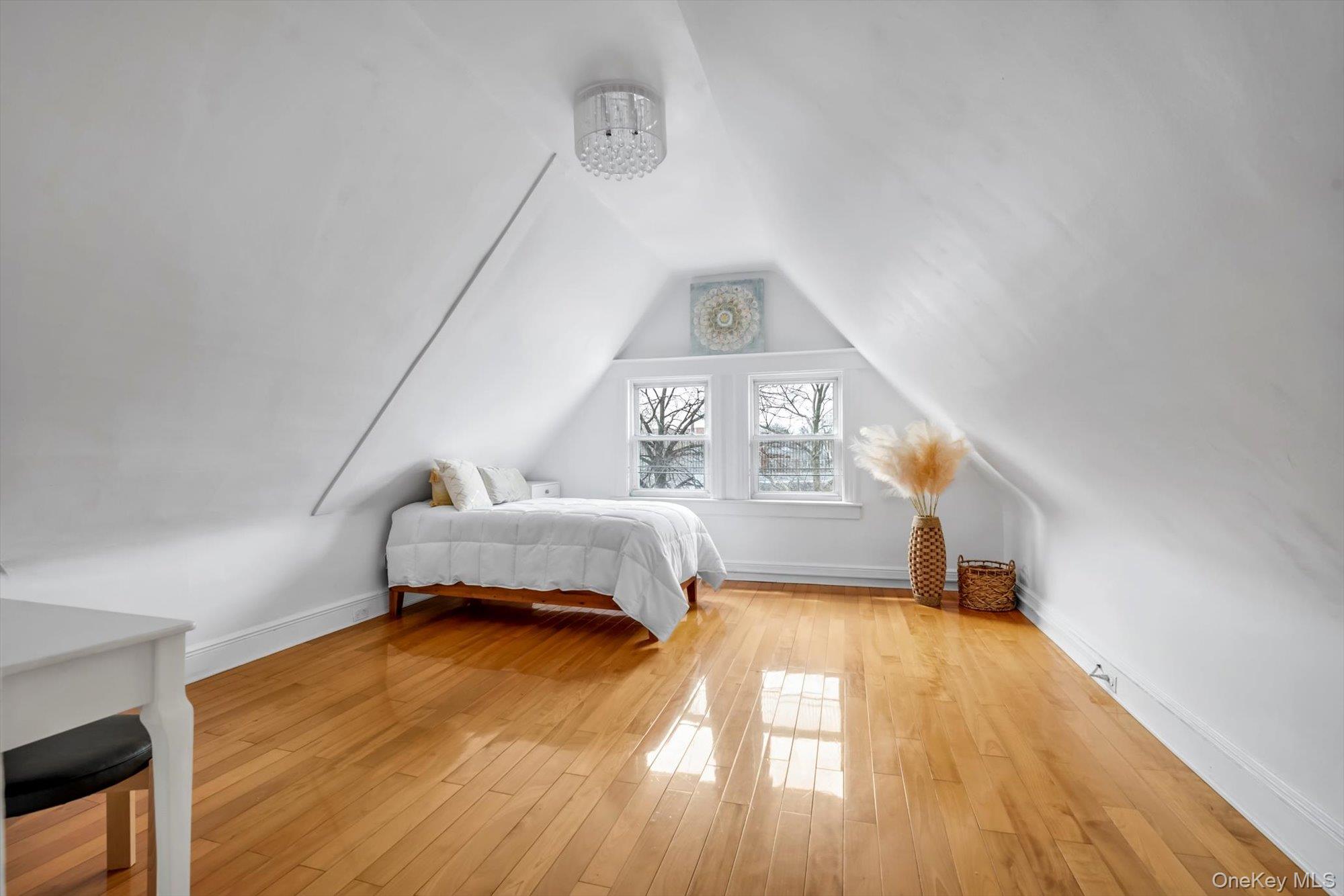 39-25 Murray Street, Flushing, NY 11354