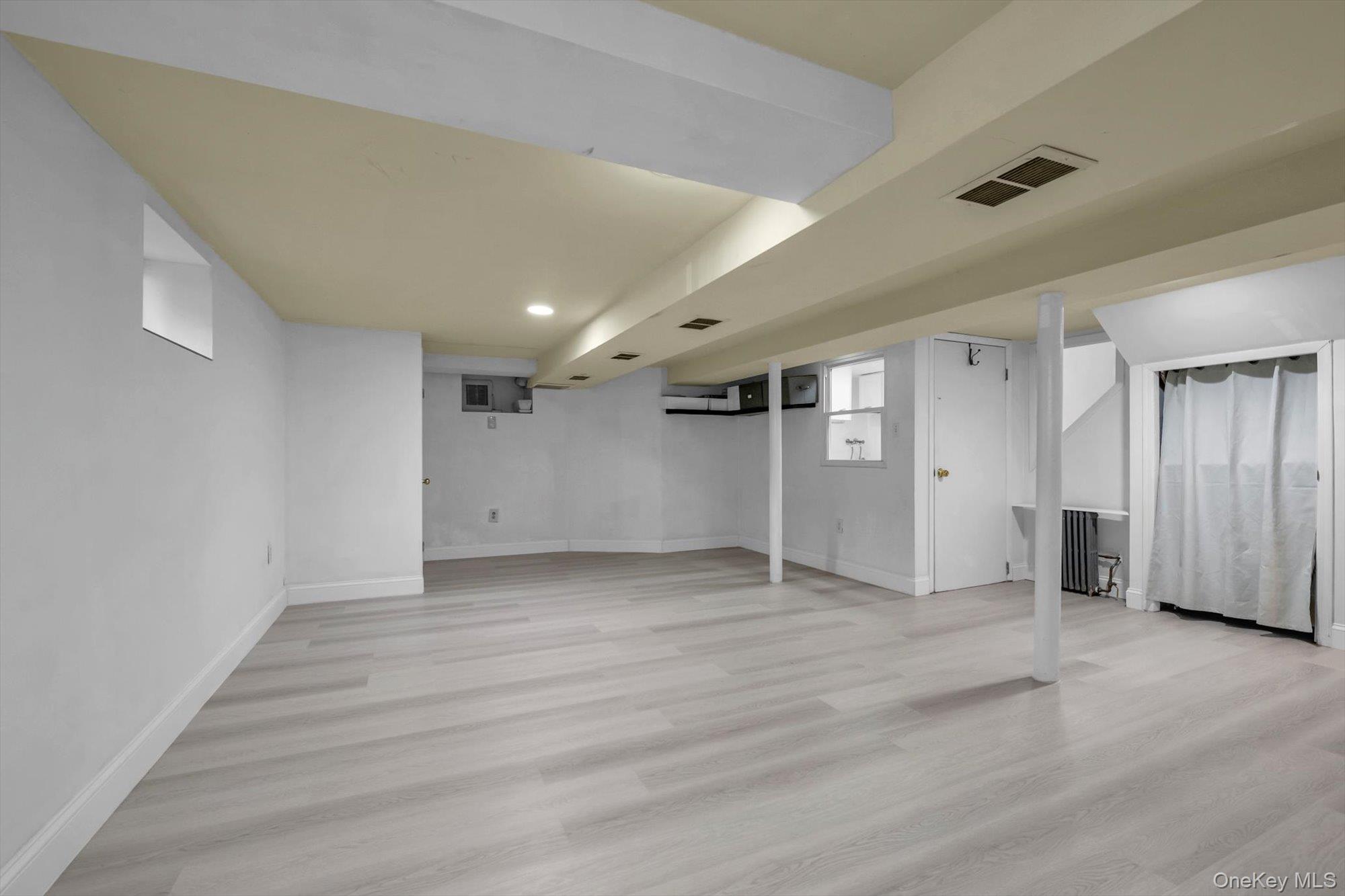 39-25 Murray Street, Flushing, NY 11354