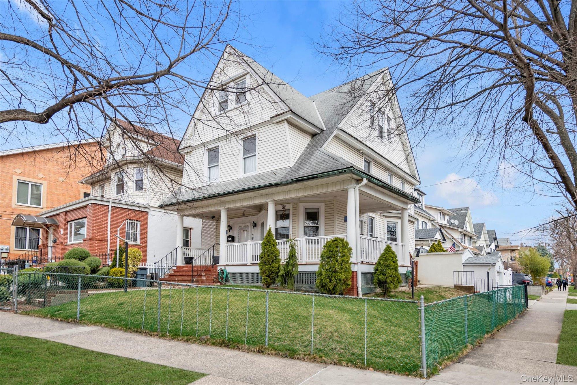 39-25 Murray Street, Flushing, NY 11354