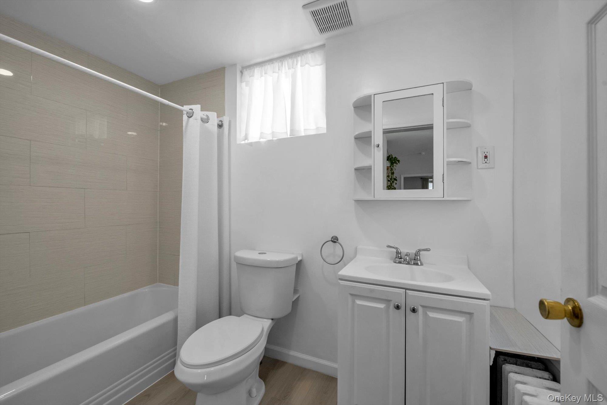 39-25 Murray Street, Flushing, NY 11354