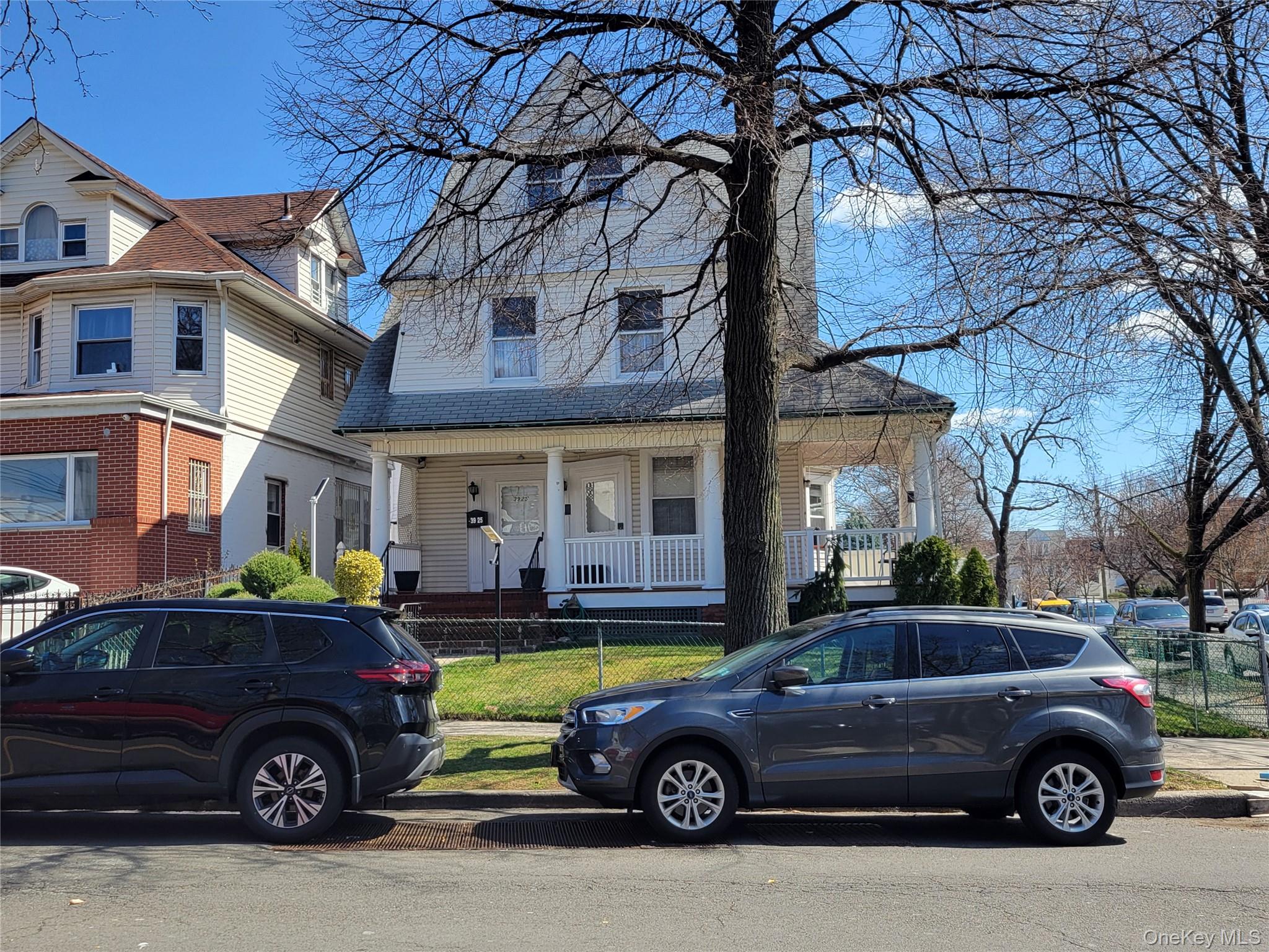 39-25 Murray Street, Flushing, NY 11354