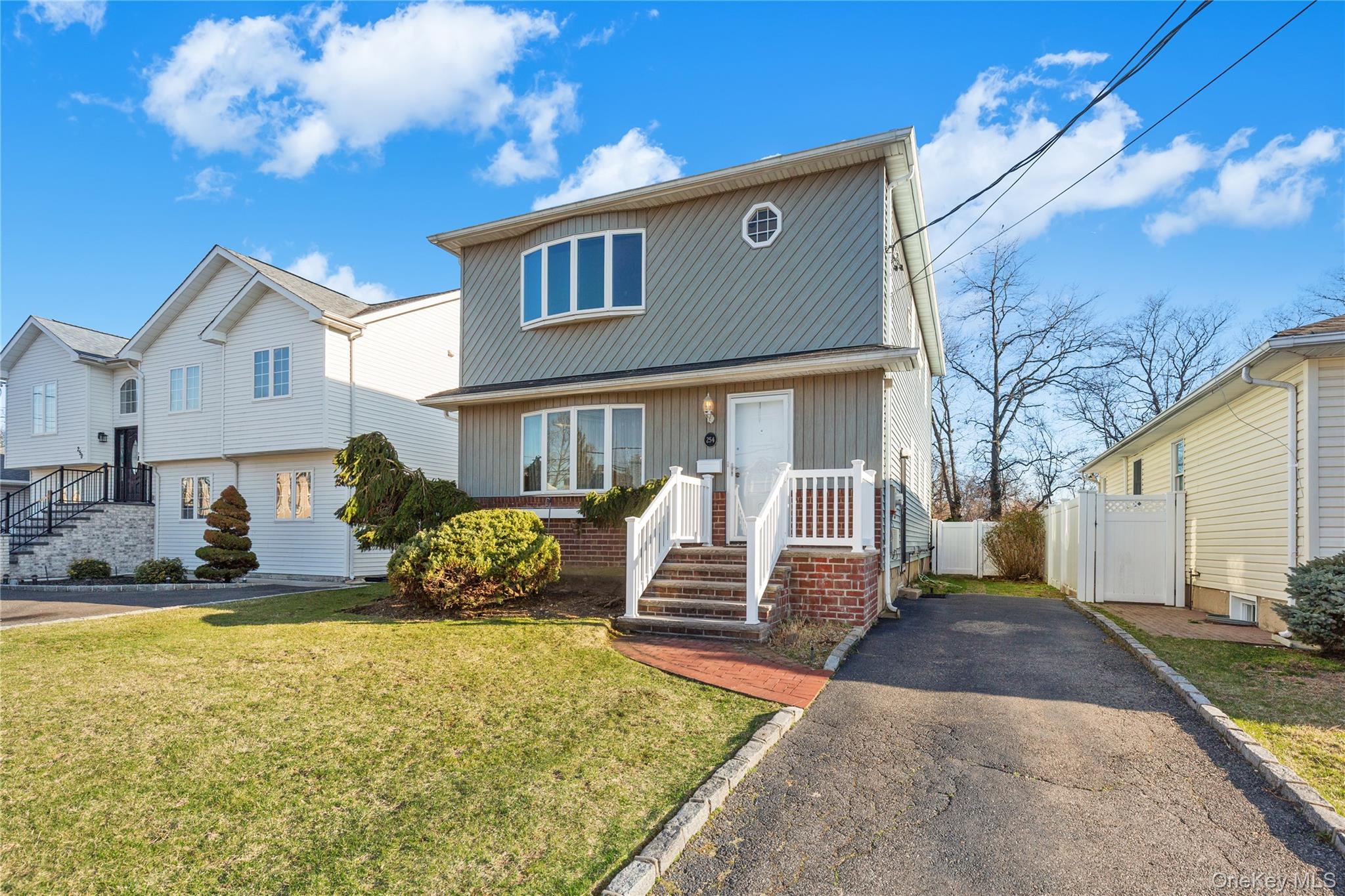 254 N Richmond Avenue, Massapequa, NY 11758