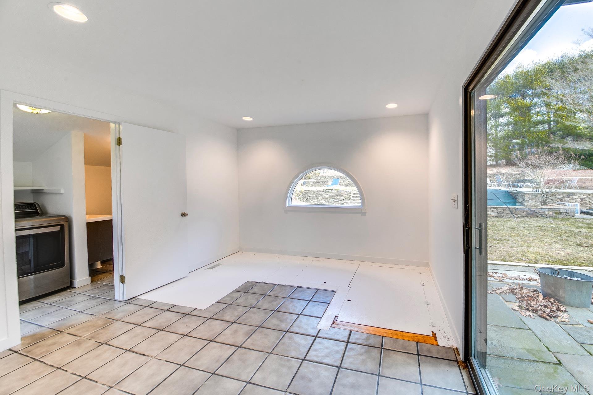 28 Pepperidge Lane, Amagansett, NY 11930