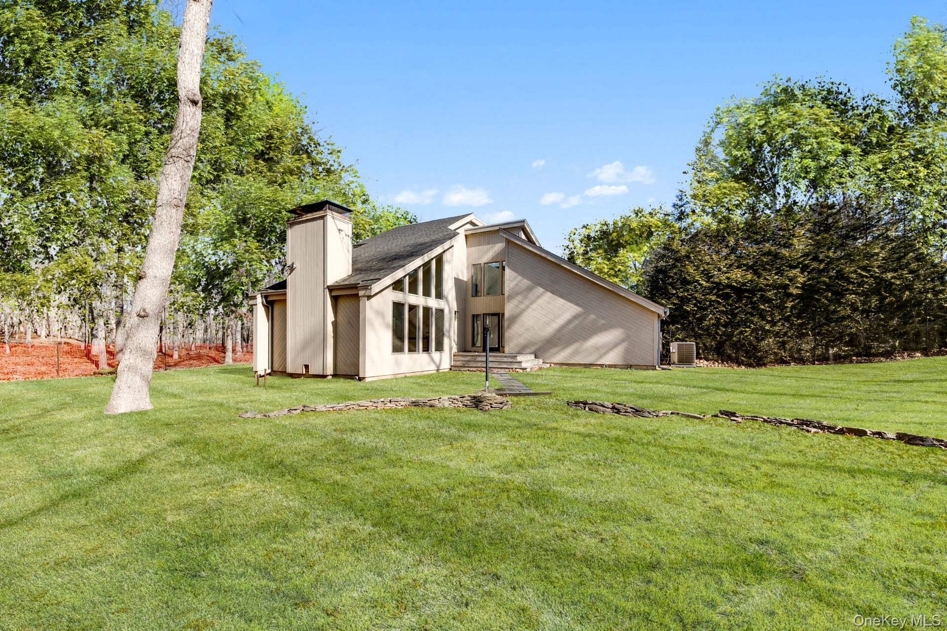 28 Pepperidge Lane, Amagansett, NY 11930