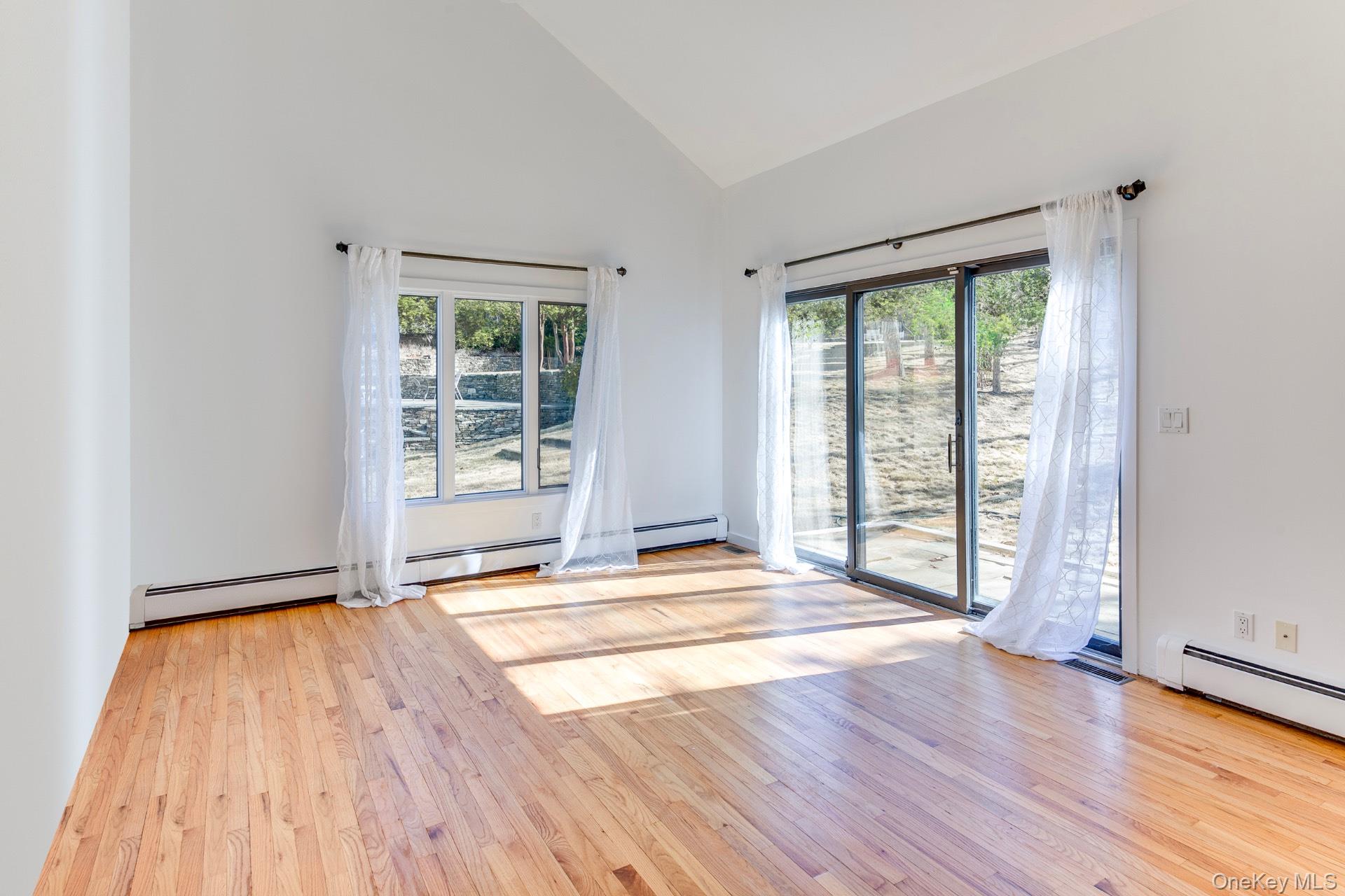 28 Pepperidge Lane, Amagansett, NY 11930